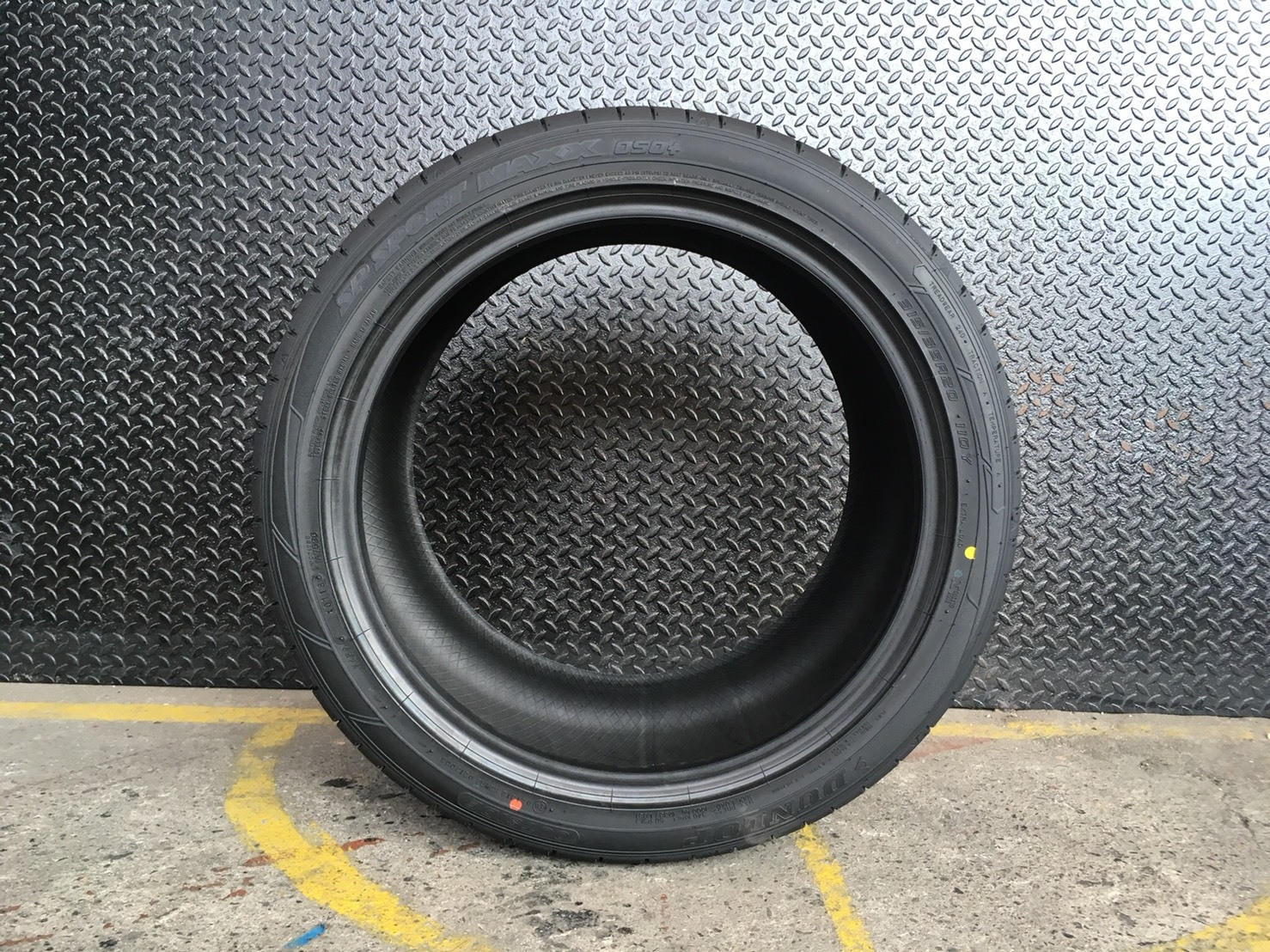 DUNLOP SP SPORT MAXX050+ 315/35R20 เส้น 8500 ปกติ 21000