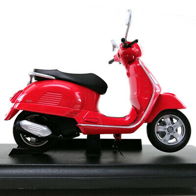 โมเดลรถ vespa 2017 gts 125cc แดง 3