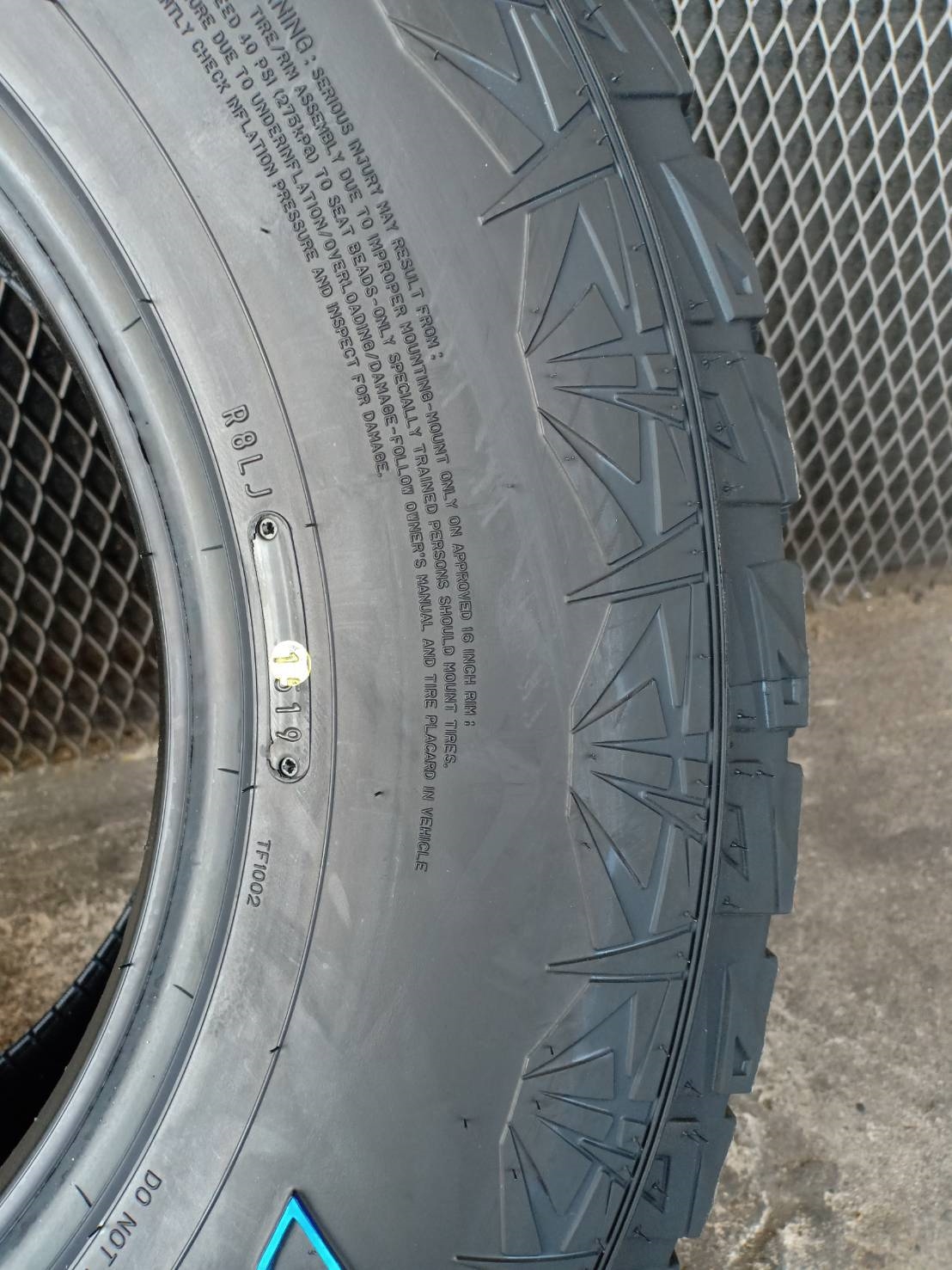 FALKEN AT01 265/70-16 ยางใหม่ปี19 ราคาถูก
