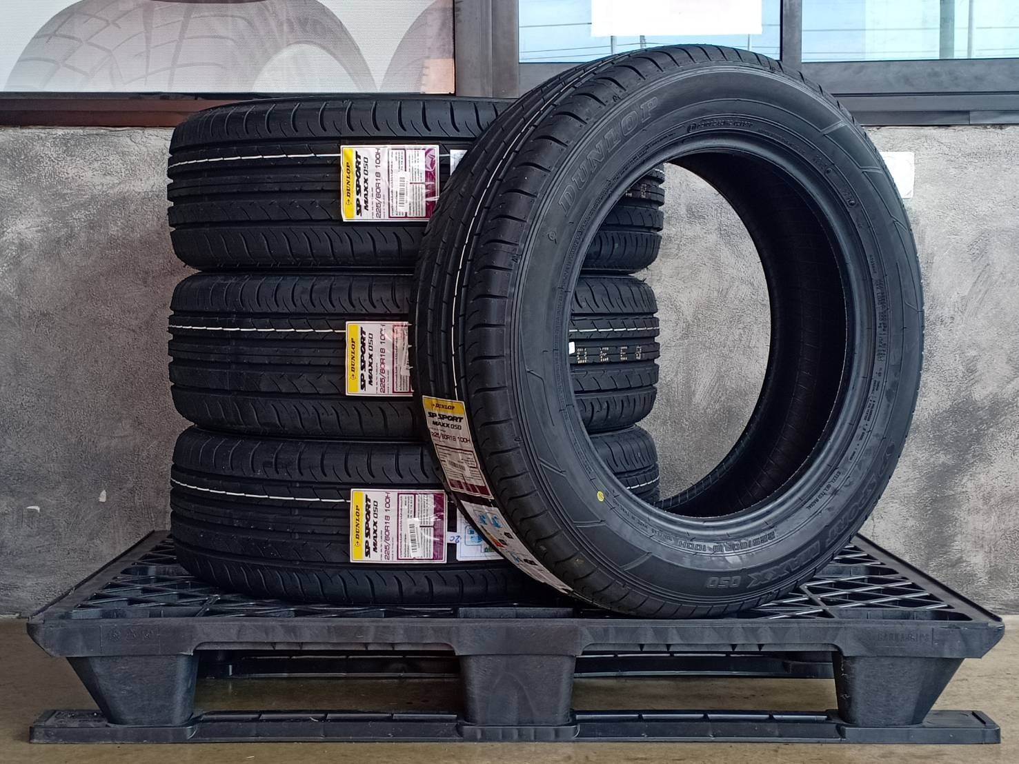 DUNLOP 225/60R18 SP SPORT MAXX 050 100H MADE IN THAILAND