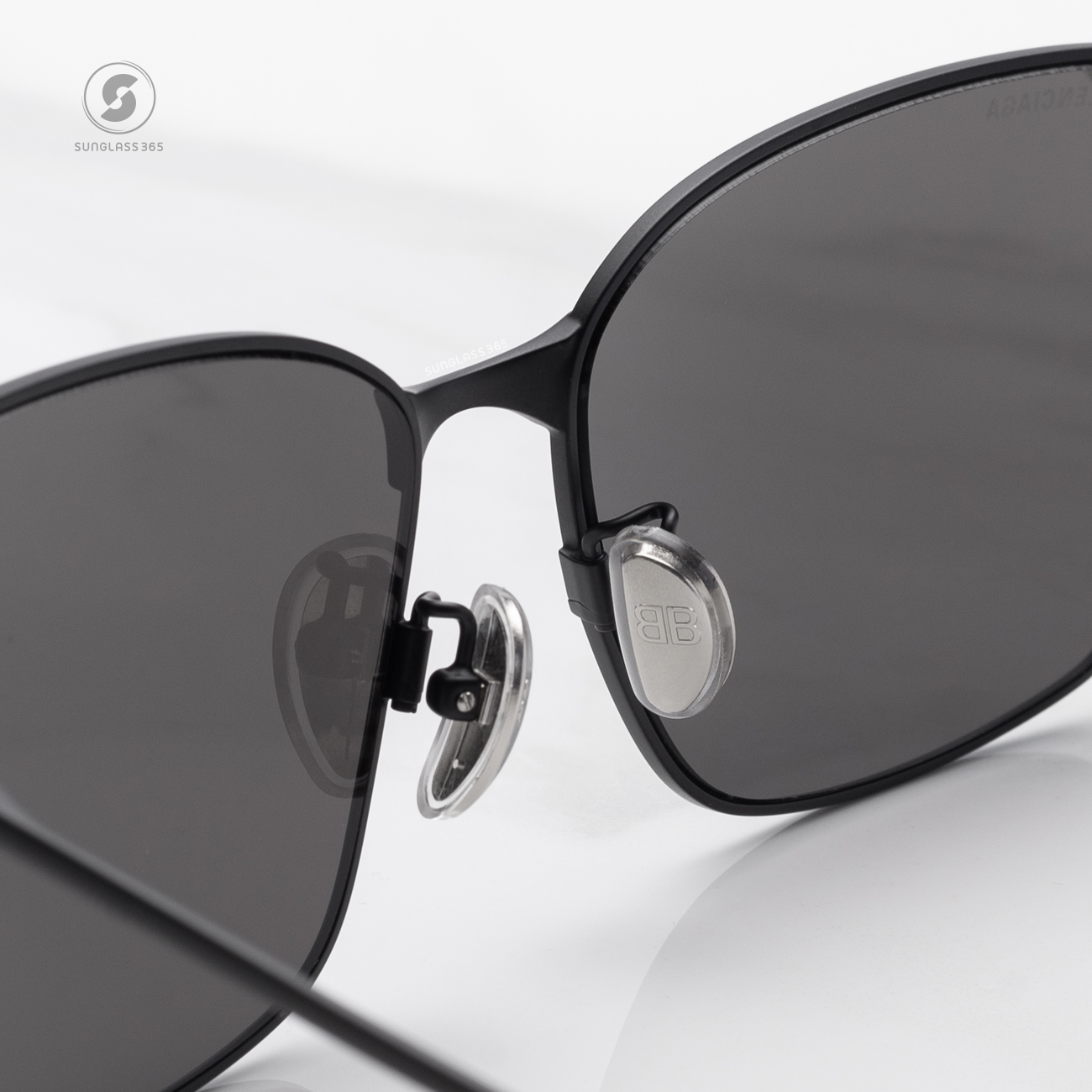 แว่นกันแดด Balenciaga BB0338SK 001