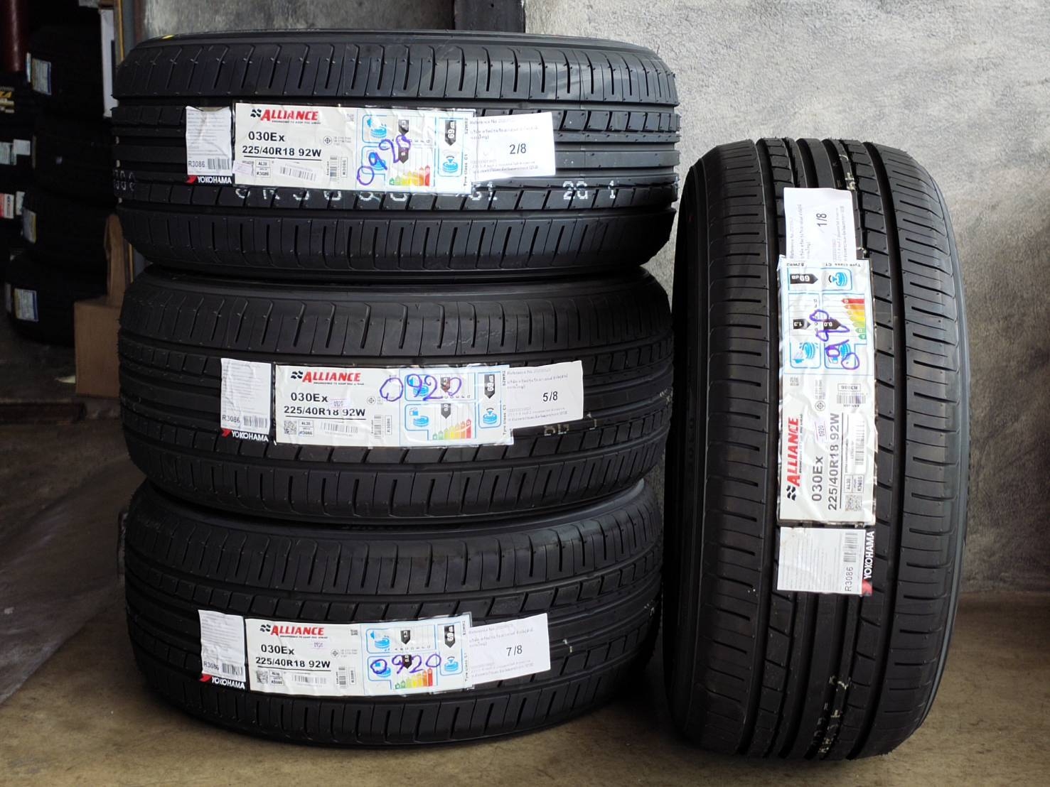 YOKOHAMA ALLIANCE 030EX 225/40R18