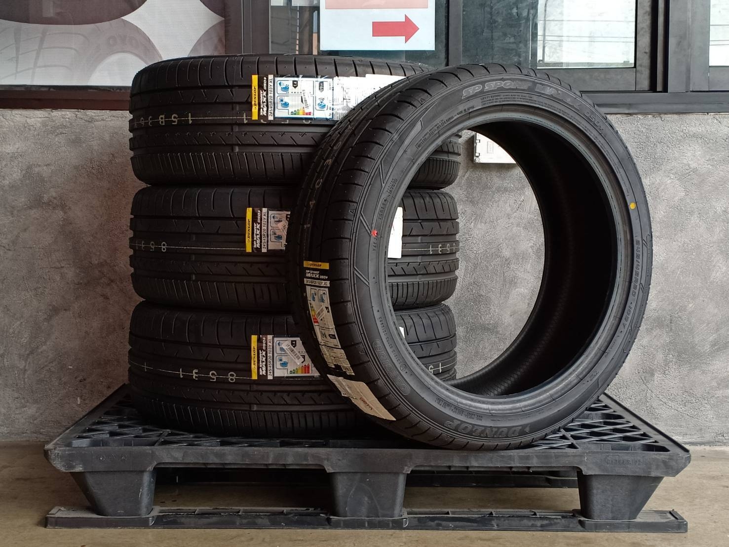 DUNLOP SP SPORT MAXX050 PLUS 245/45R20 103Y XL JAPAN