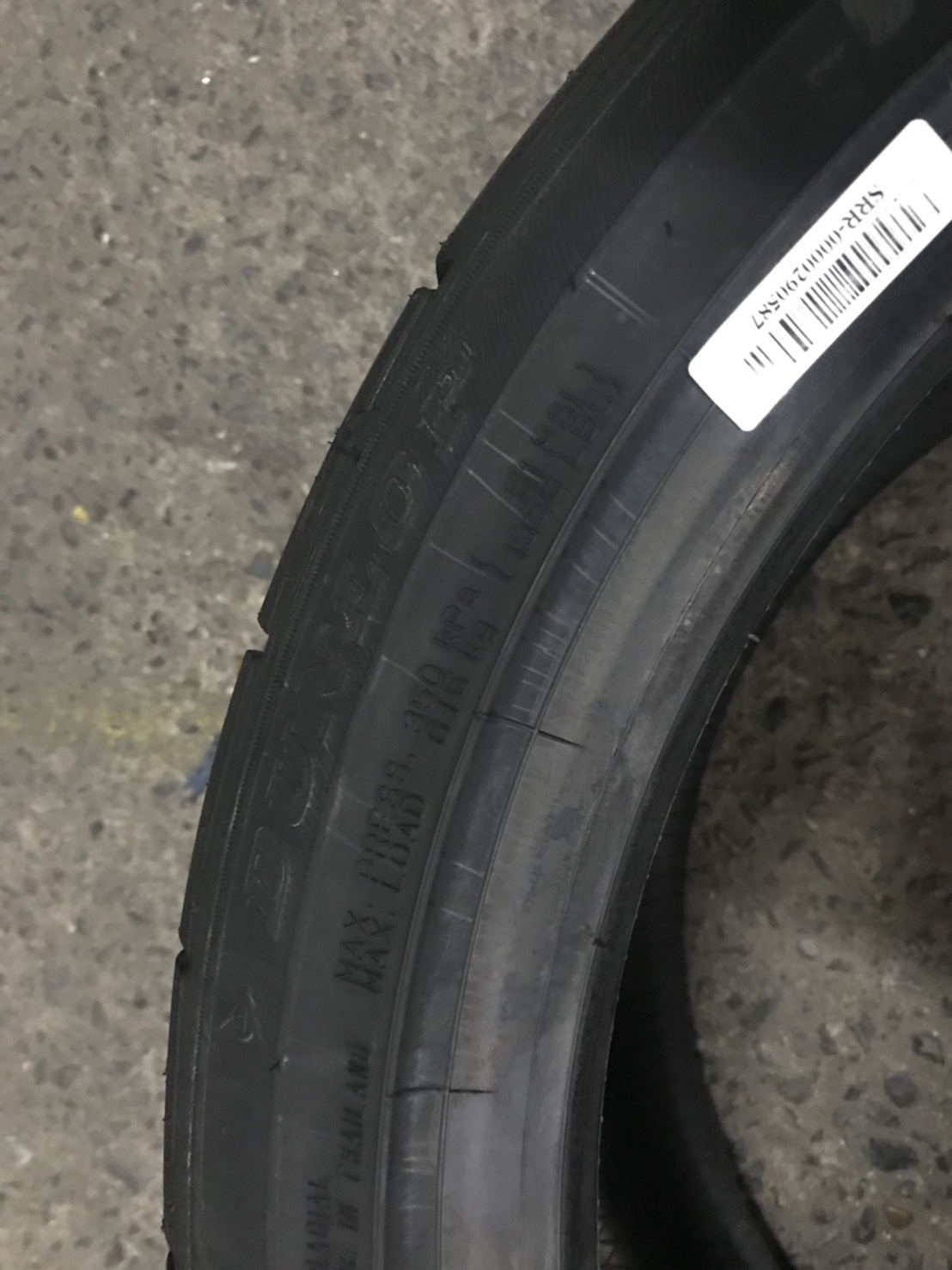 DUNLOP DZ102 245/40-17 เส้นละ 3900 ปี17 ปกติเส้นละ 5500