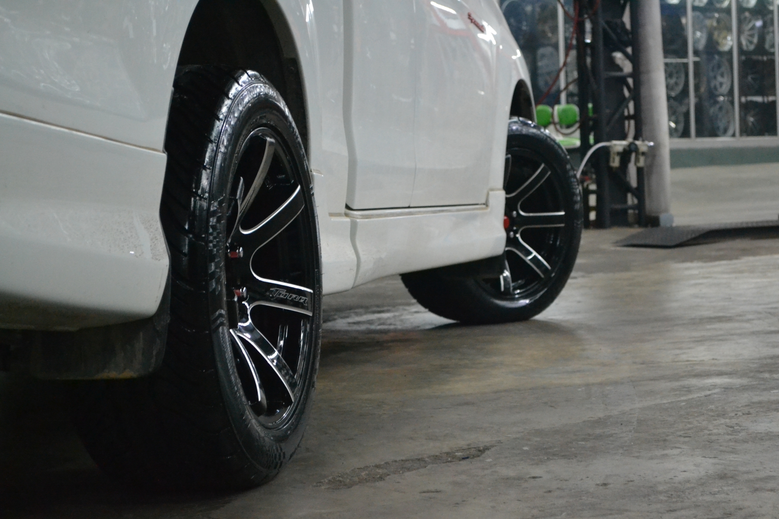 ล้อใหม่ CTR RT CONCAVE ขอบ18