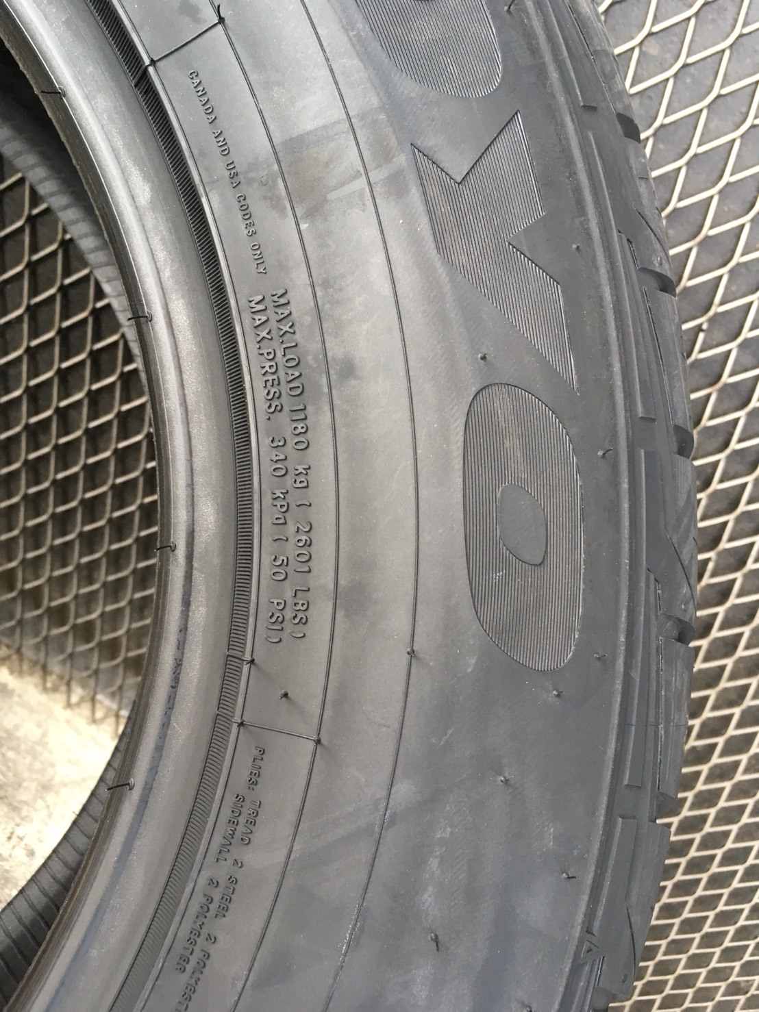 ยางใหม่ปี19 TOYO ST3 265-60-18 ราคาถูก