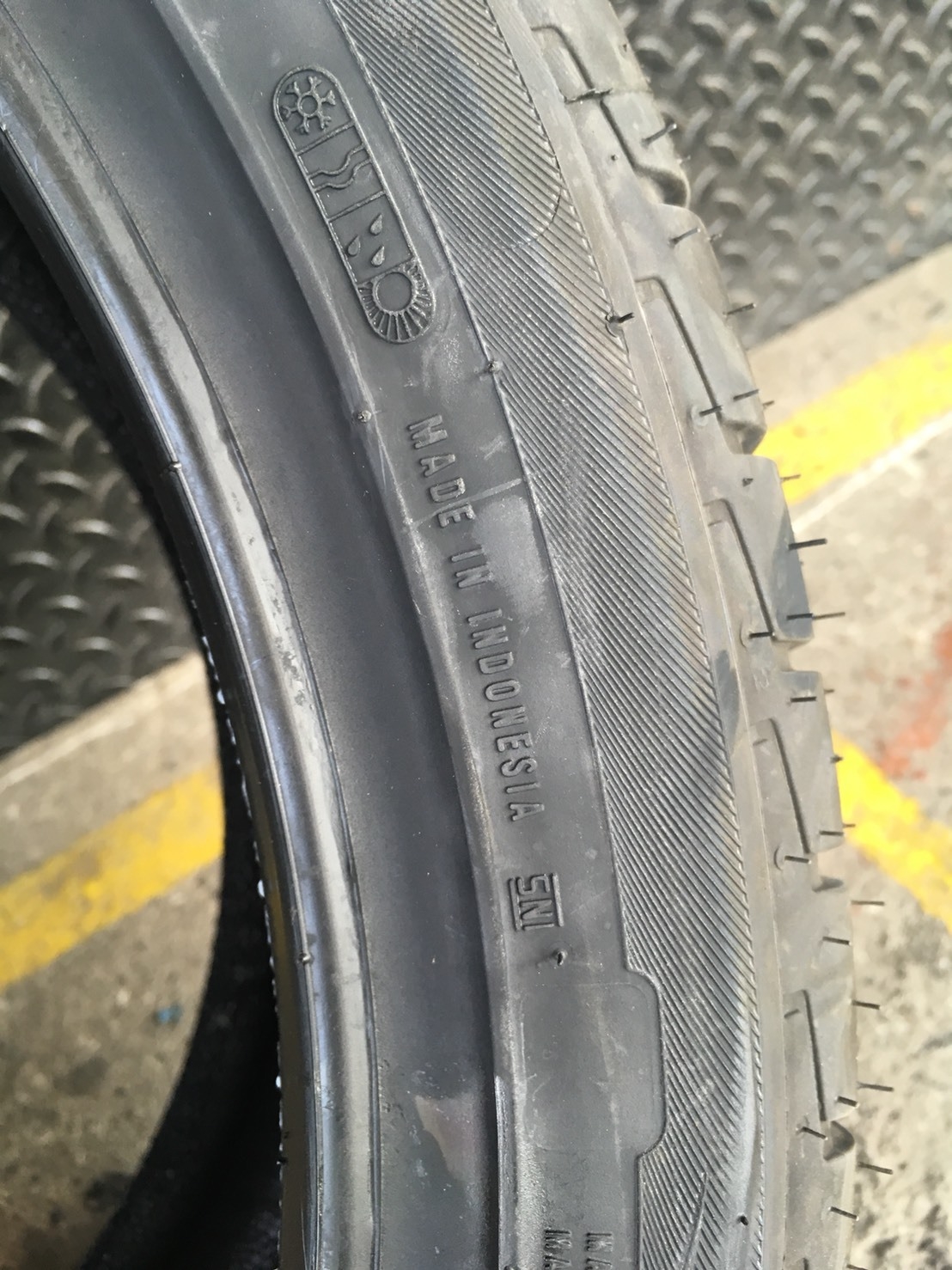 Achilles ATR SPORT Z 275-35-19 เส้น 4900 ปี17