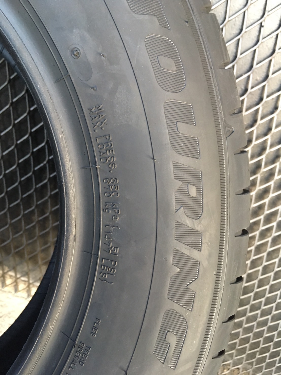 ยางวใหม่ปี19 DUNLOP R1 205/65-15 ราคาถูก