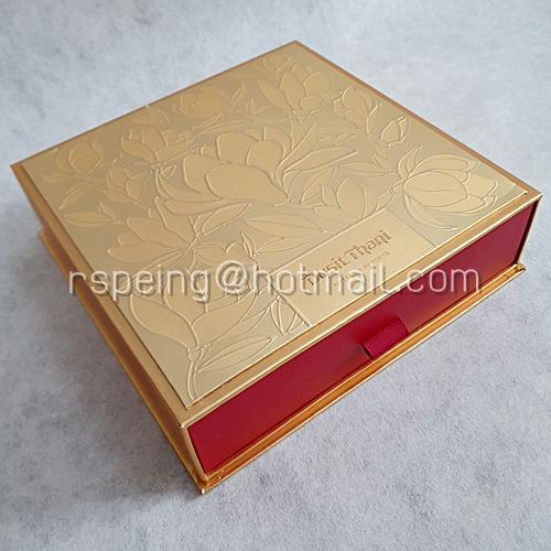 กล่องขนมไหว้พระจันทร์ (กระดาษ) ลายพิมพ์นูน Dusit Thani Hotels & Resorts