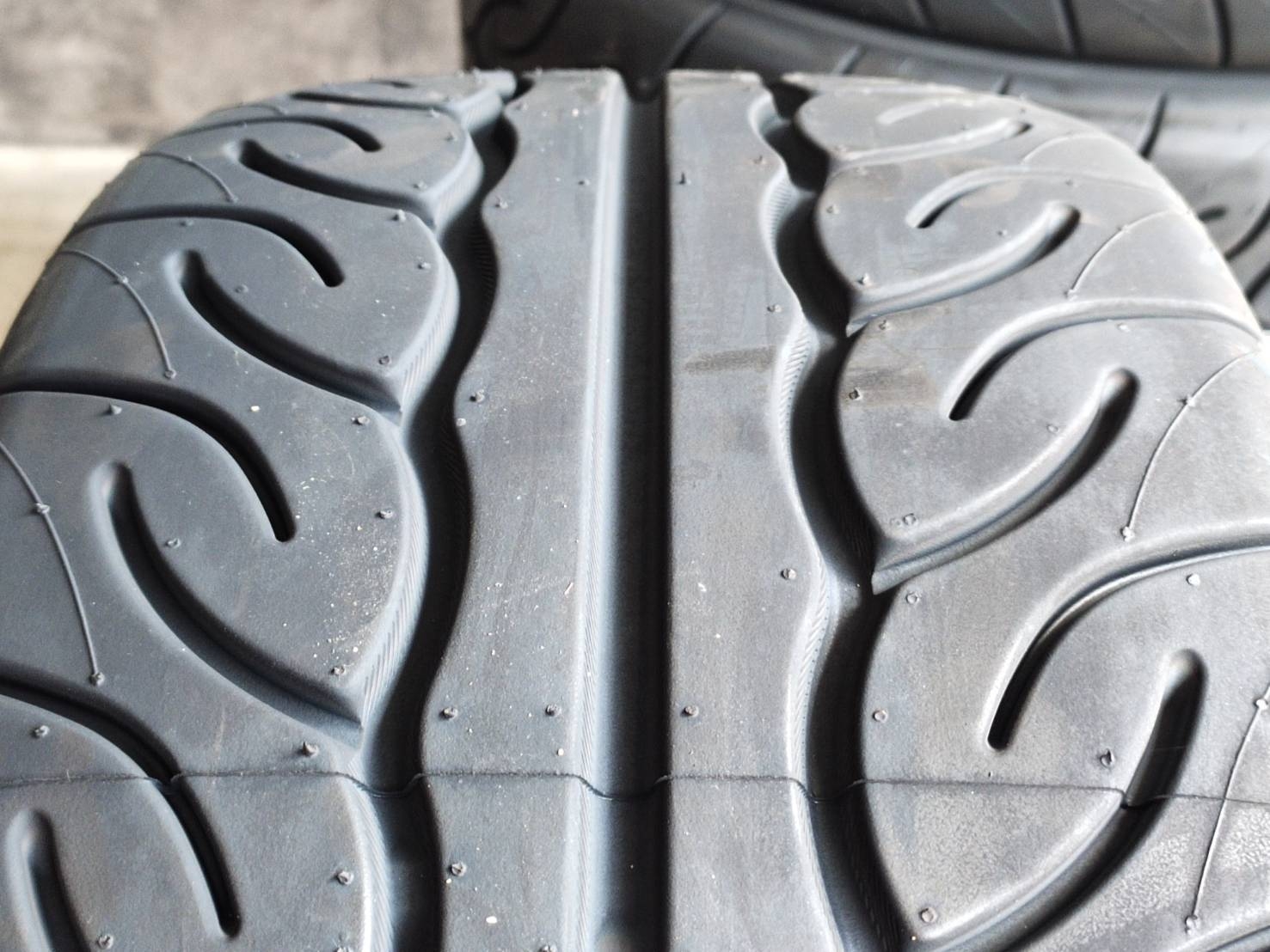 YOKOHAMA ADVAN NEOVA AD08R 235/45R17