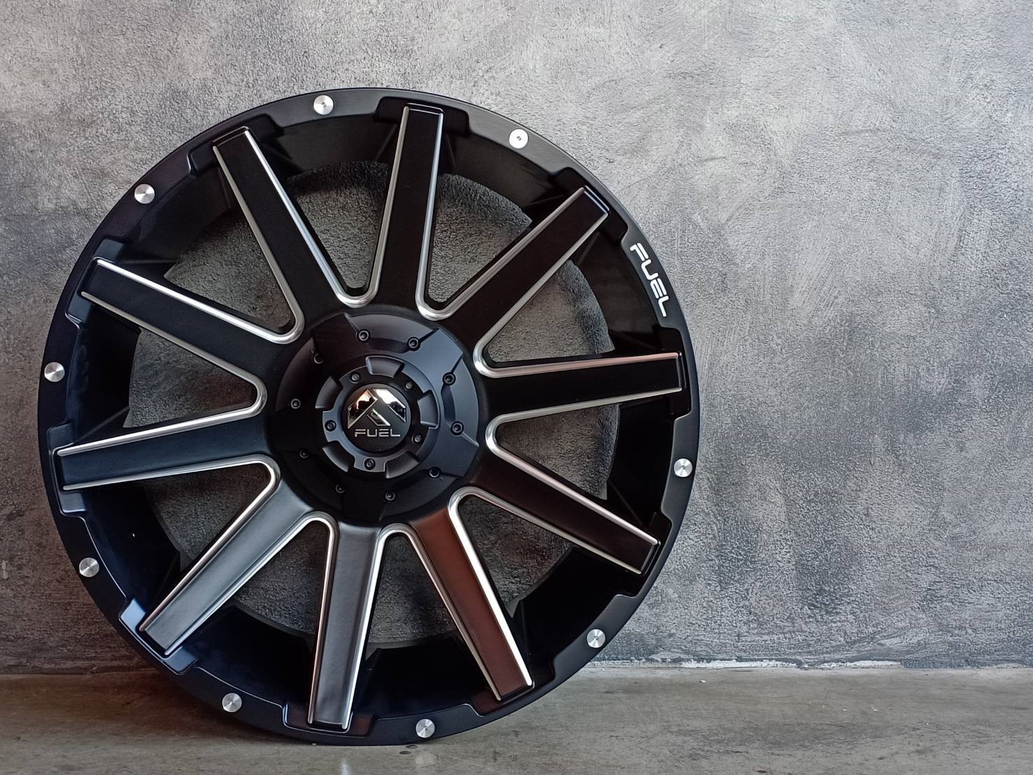 ล้อแท้ FUEL CONTRA ขอบ20 มาใหม่