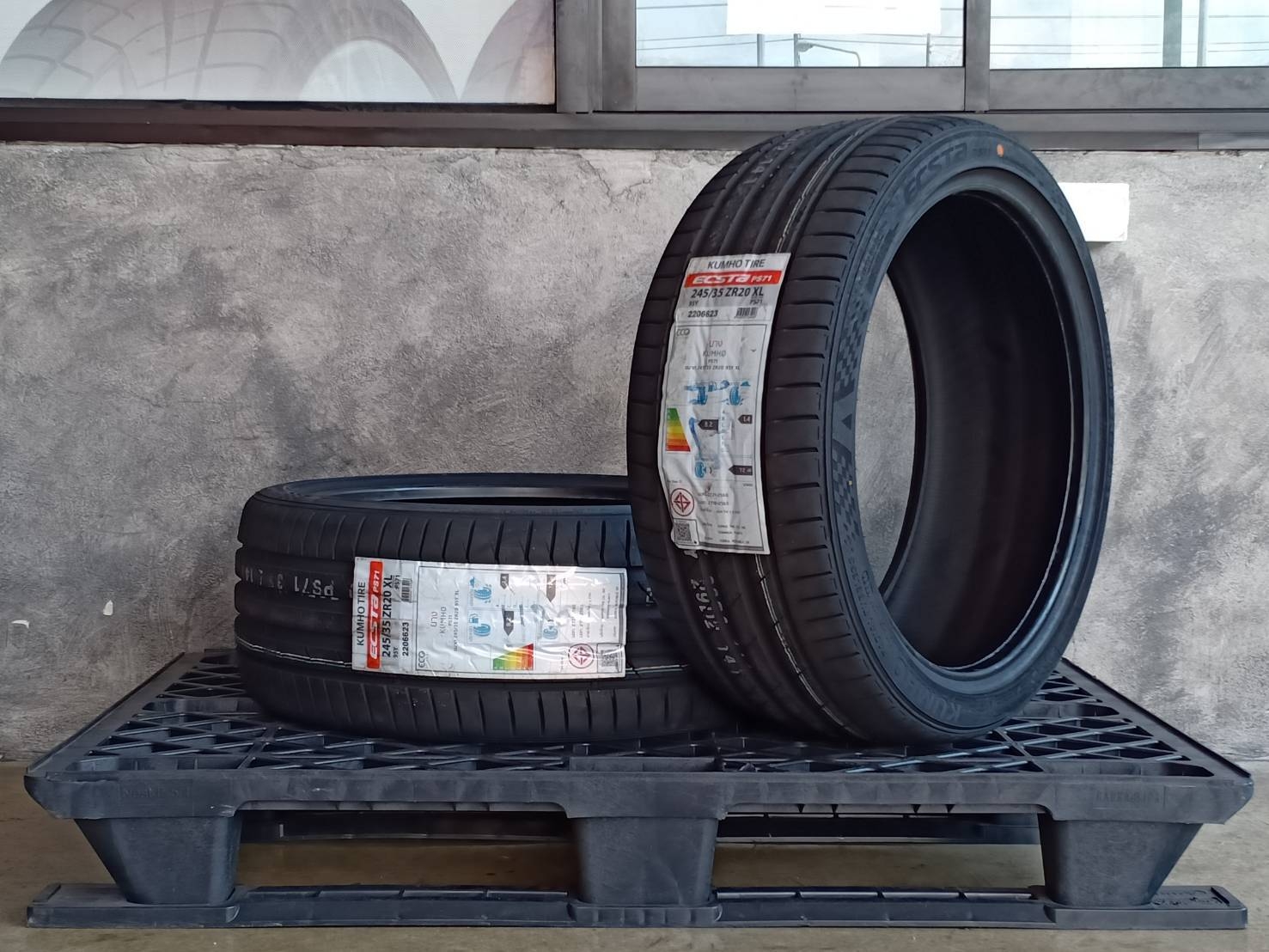 KUMHO 245/35ZR20 ECSTA PS71 95Y MADE IN KOREA