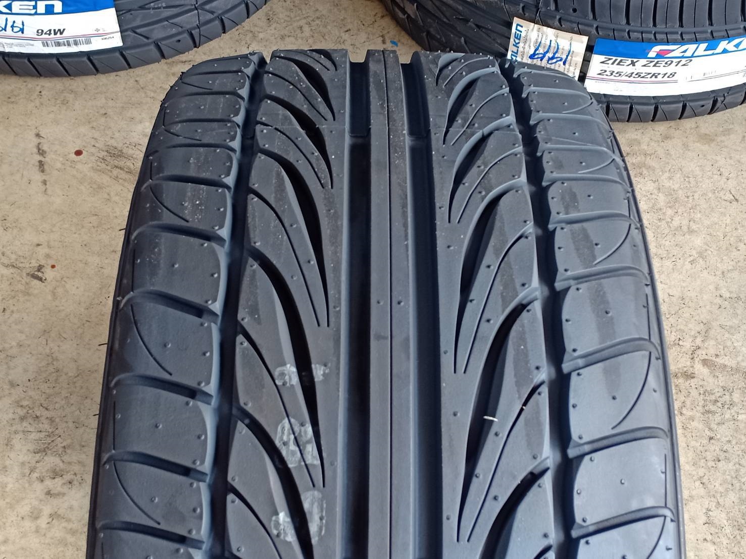 ยางใหม่ FALKEN FK452 245/35-19 ปี19 ราคาพิเศษ