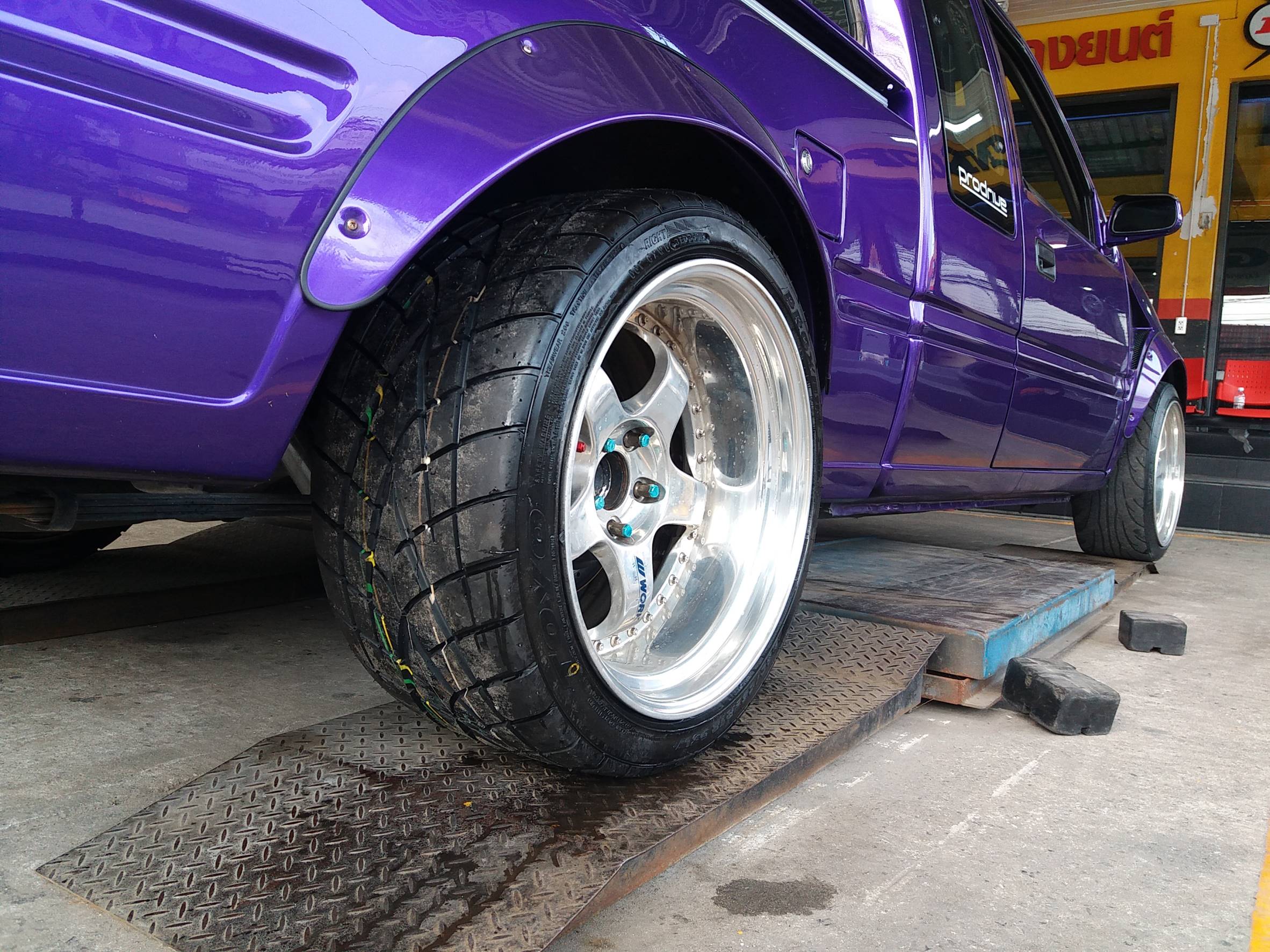 ยางใหม่ TOYO R1R 265/35-18 เส้น 7800 ปกติ 12000