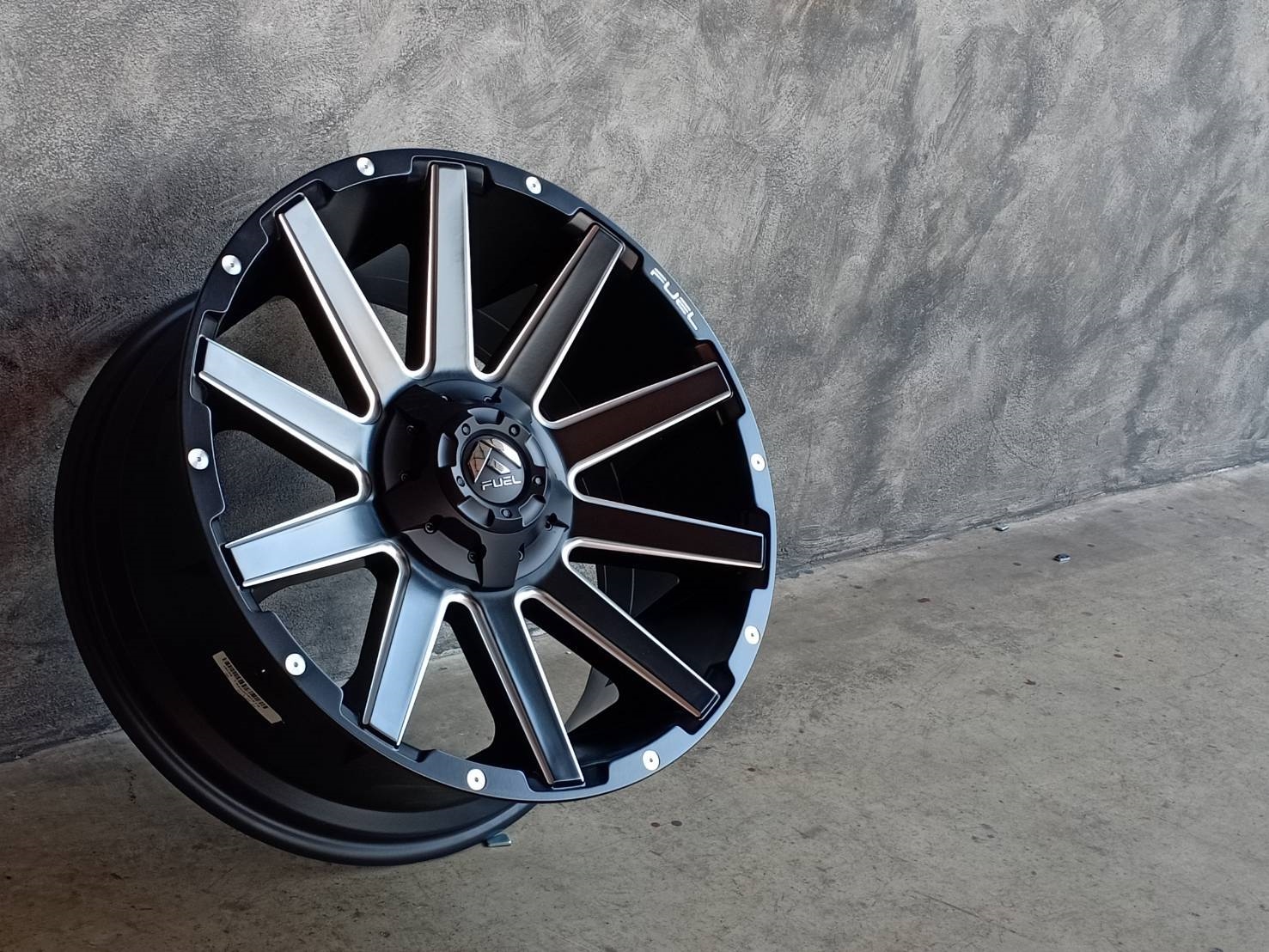 ล้อแท้ FUEL CONTRA ขอบ20 มาใหม่