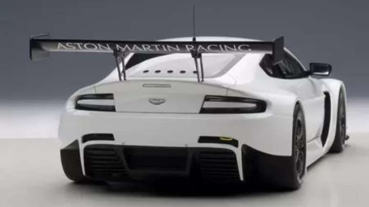 โมเดลรถยนต์ โมเเลรถเหล็ก asyon martin v12 vantage 2