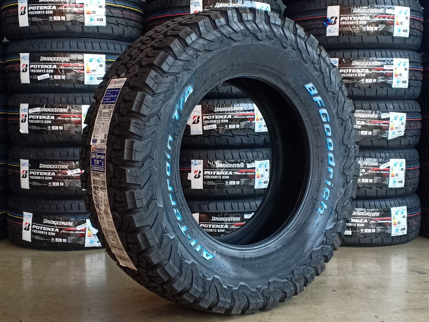BF-GOODRICH 285/65R18 ALL TERRAIN T/A KO2 125/122R 10PR (ตัวหนังสือขาว) MADE IN U.S.A.
