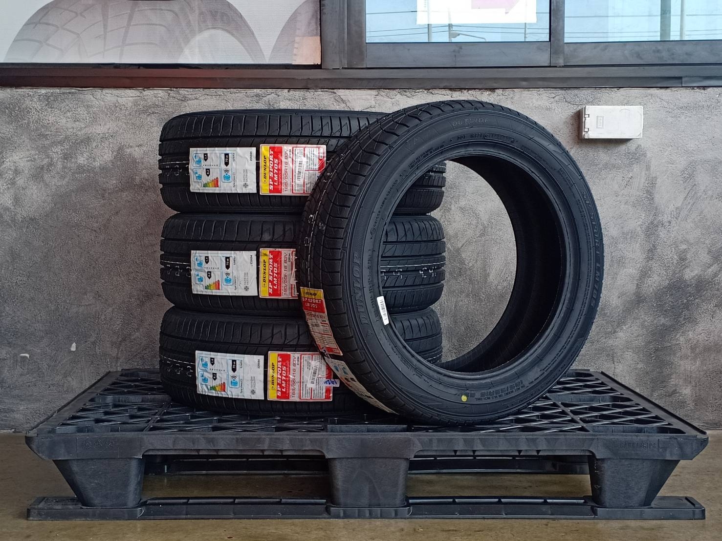 DUNLOP 185/55R16 SP SPORT LM705 83V MADE IN THAILAND