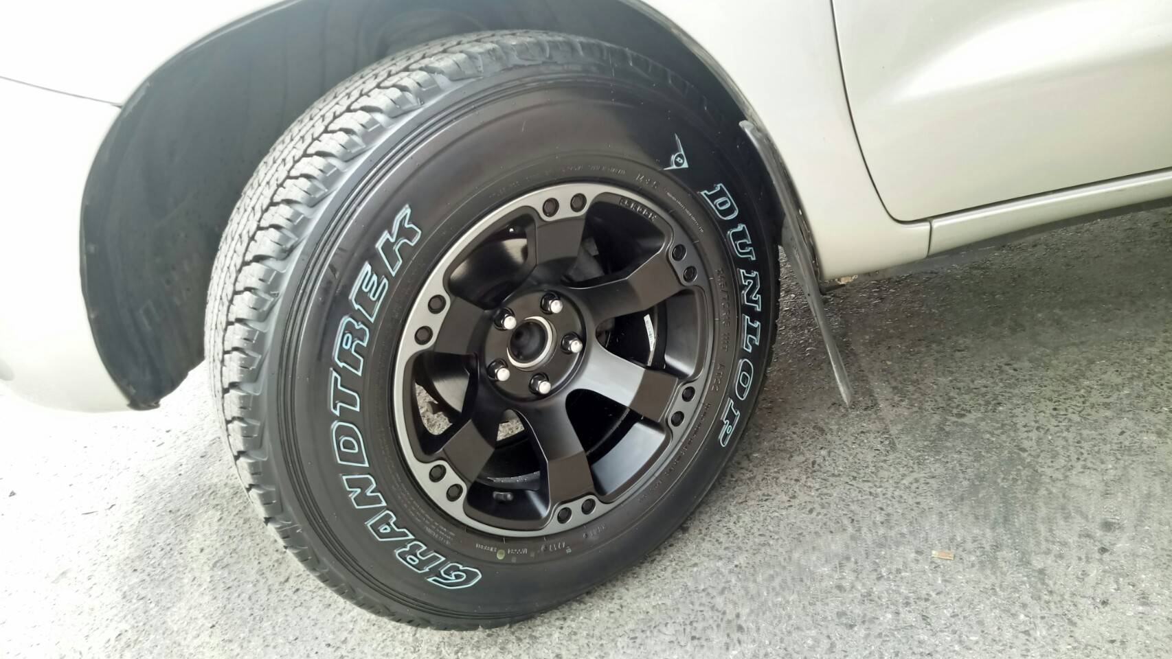 PARODI ROAR ขอบ16 5รู114.3 ใส่ วีโก้