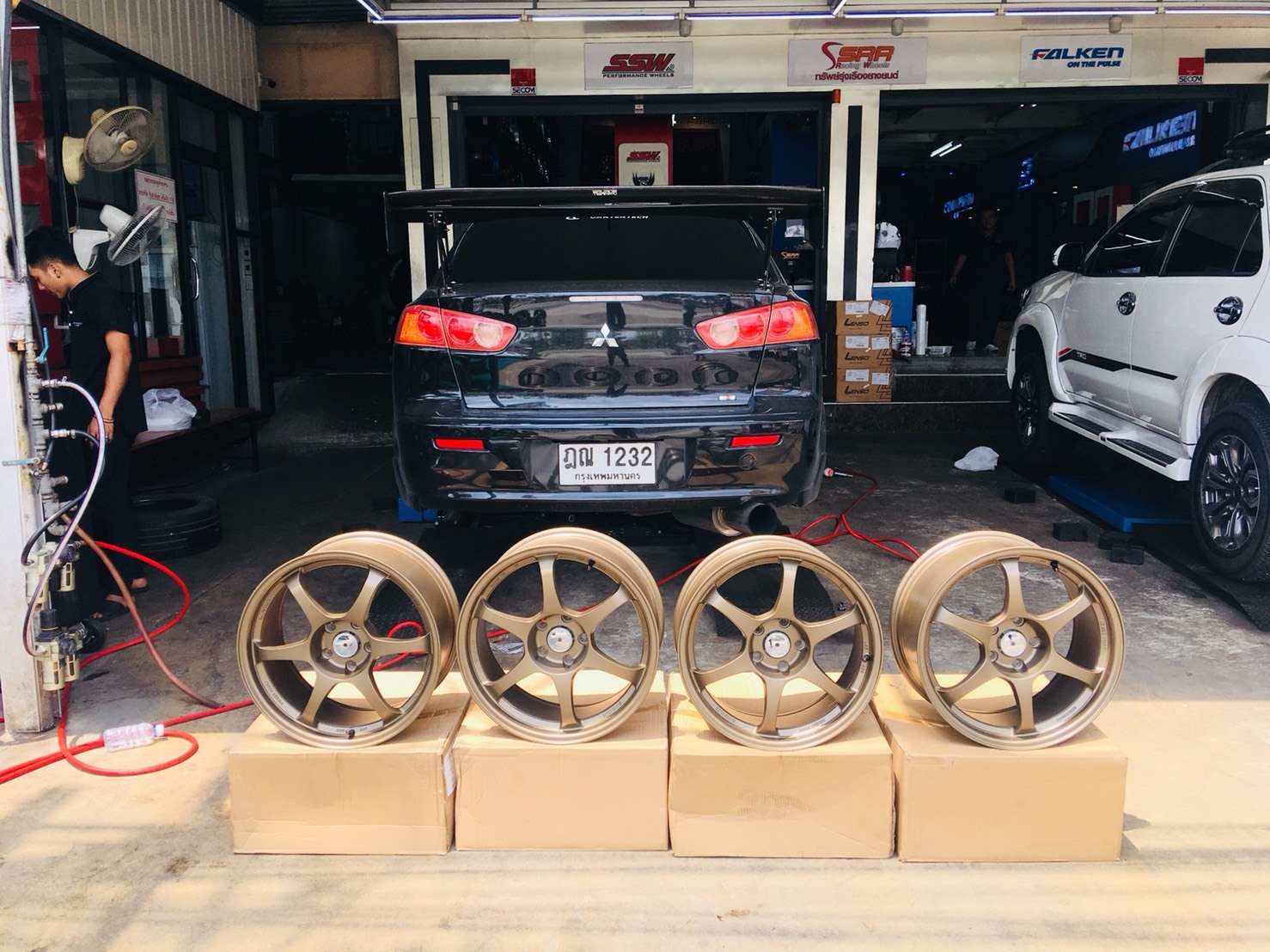 ล้อใหม่ SSR TYPE-C ขอบ18 ชุด9800