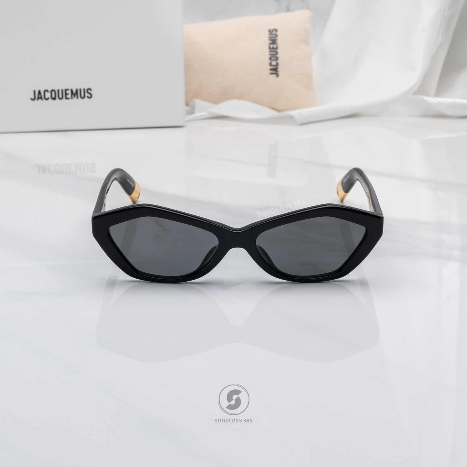 แว่นกันแดด JACQUEMUS BAMBINO JAC42 C1