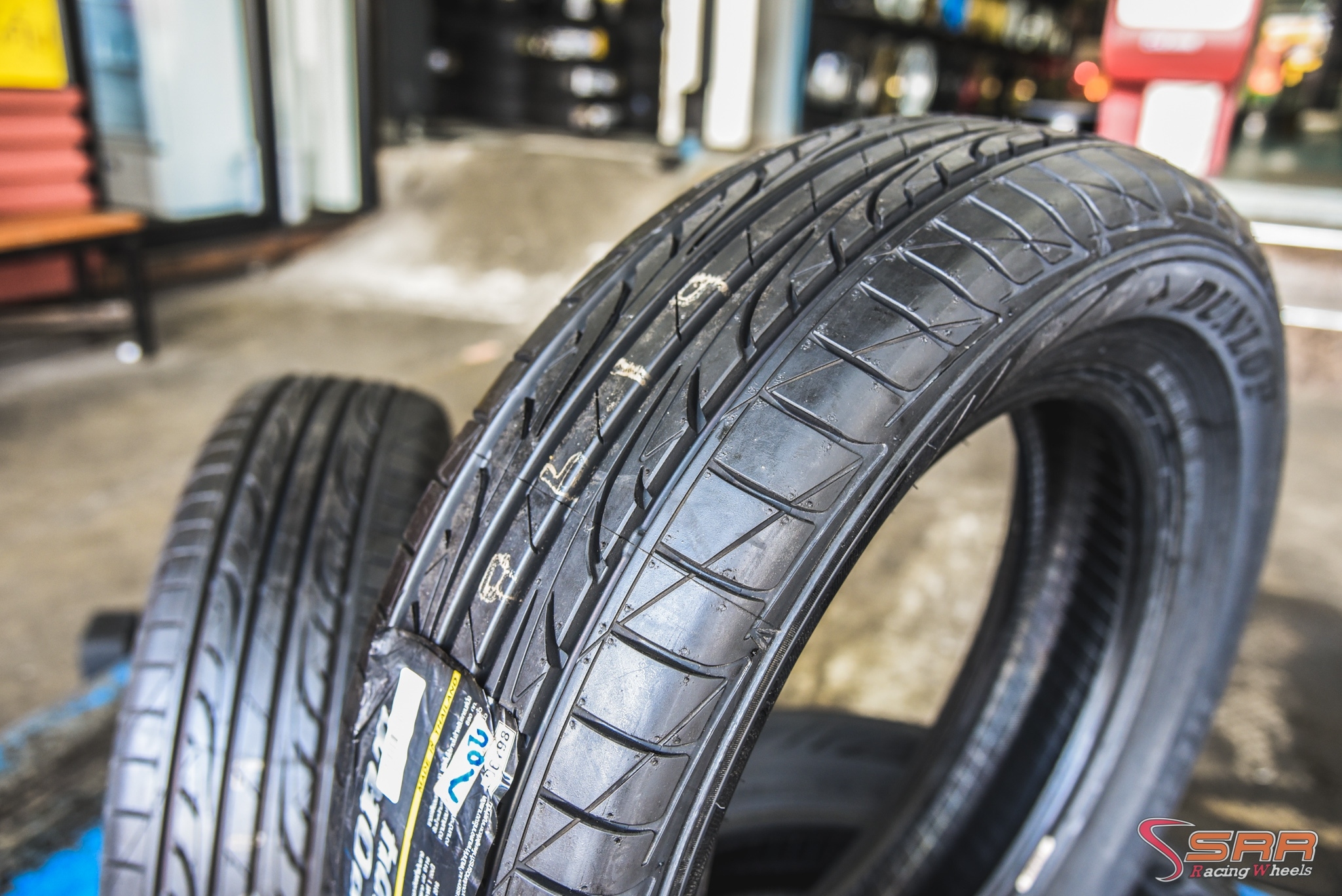 ยางใหม่ DUNLOP LM704 205-65-16 เส้น 1500 ปกติ 3000