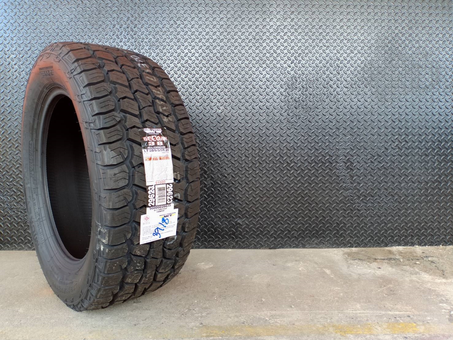 MICKEY THOMPSON 285/55R20 DEEGAN 38AT ราคาถูก