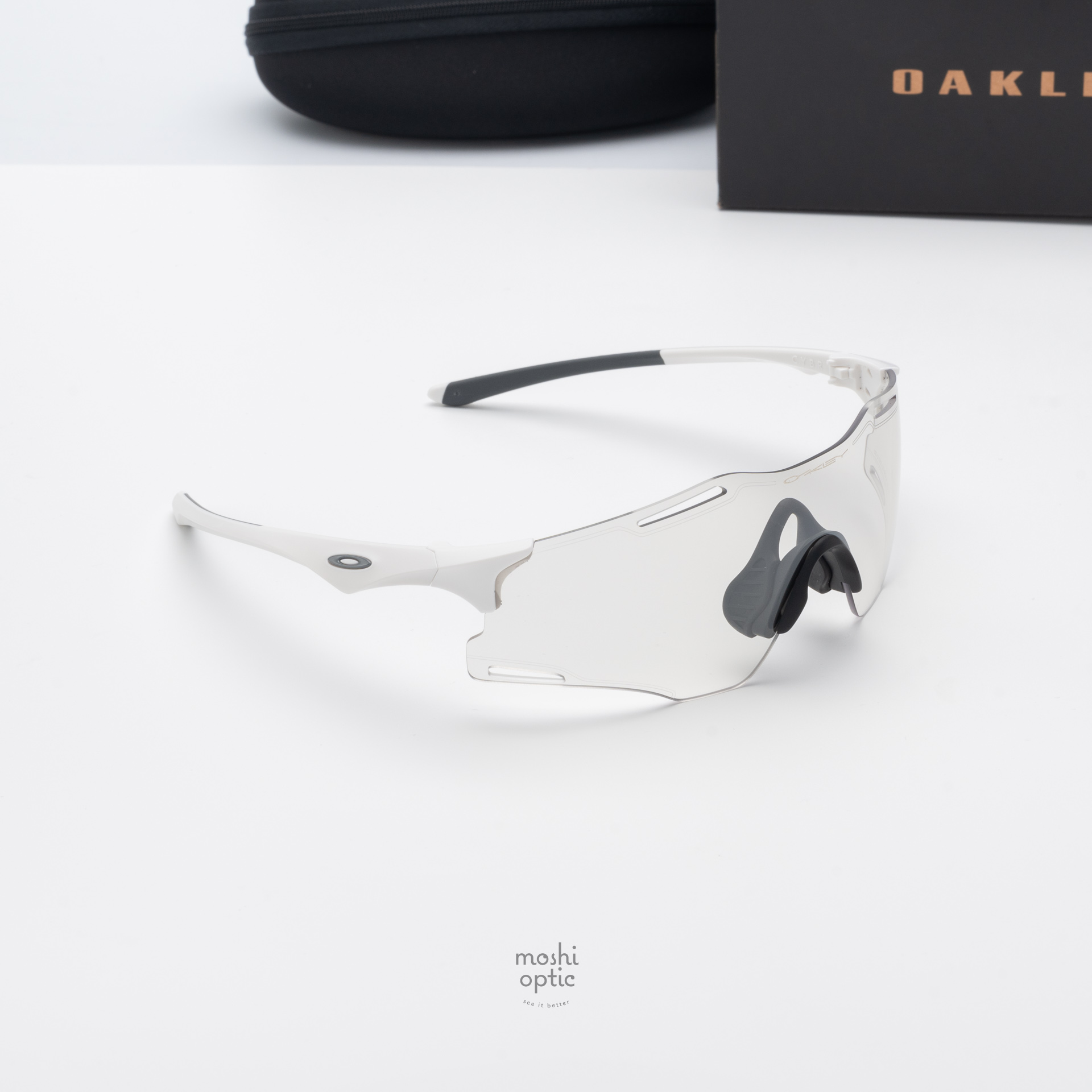 Oakley OO9512D-01 Cybr Zero Matte White Clear to Black Iridium Photochromic