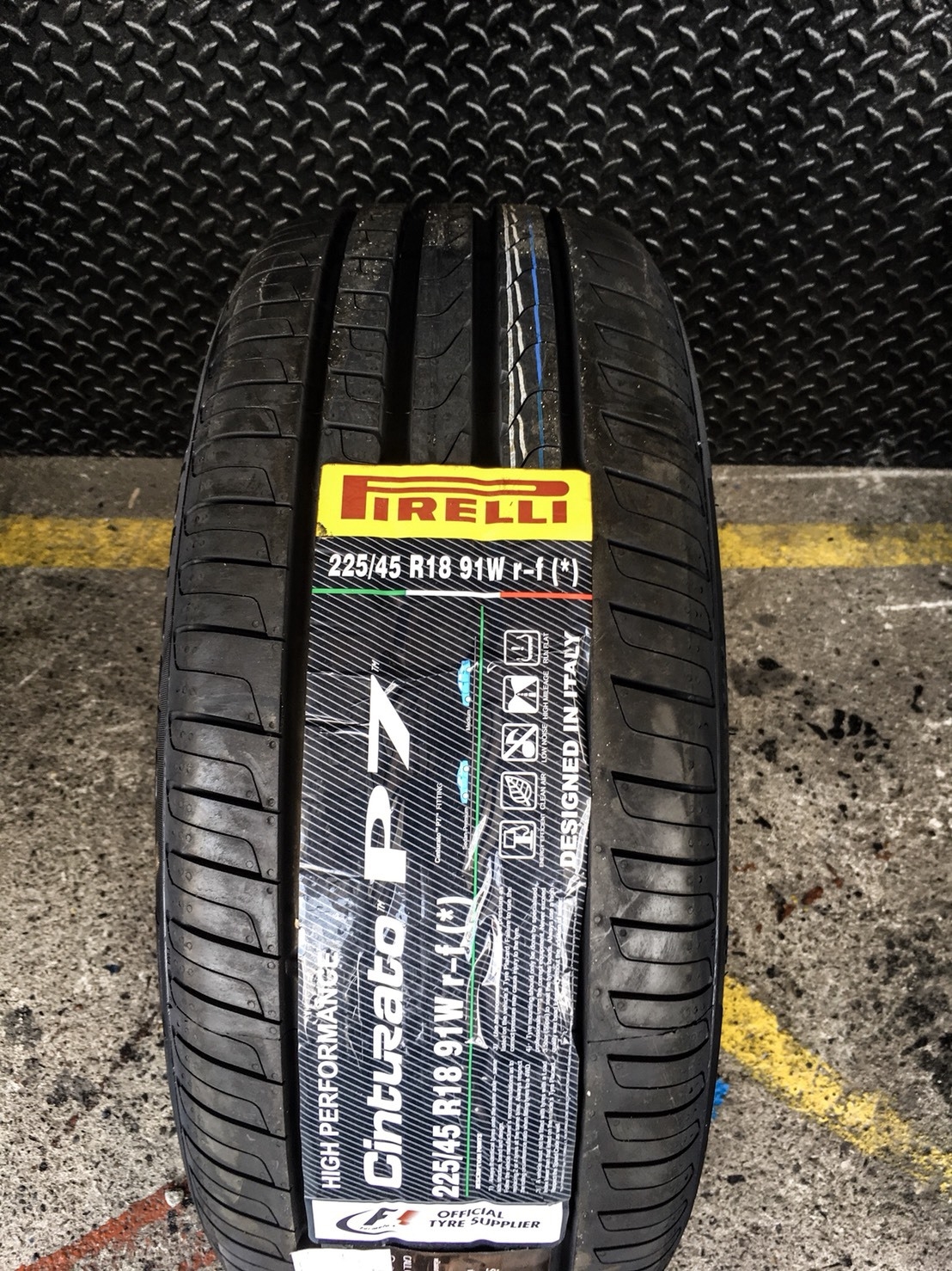 PIRELLI CINTURATO P7 RUNFLAT 225/45-18 เส้น 8700 ปกติ 12000