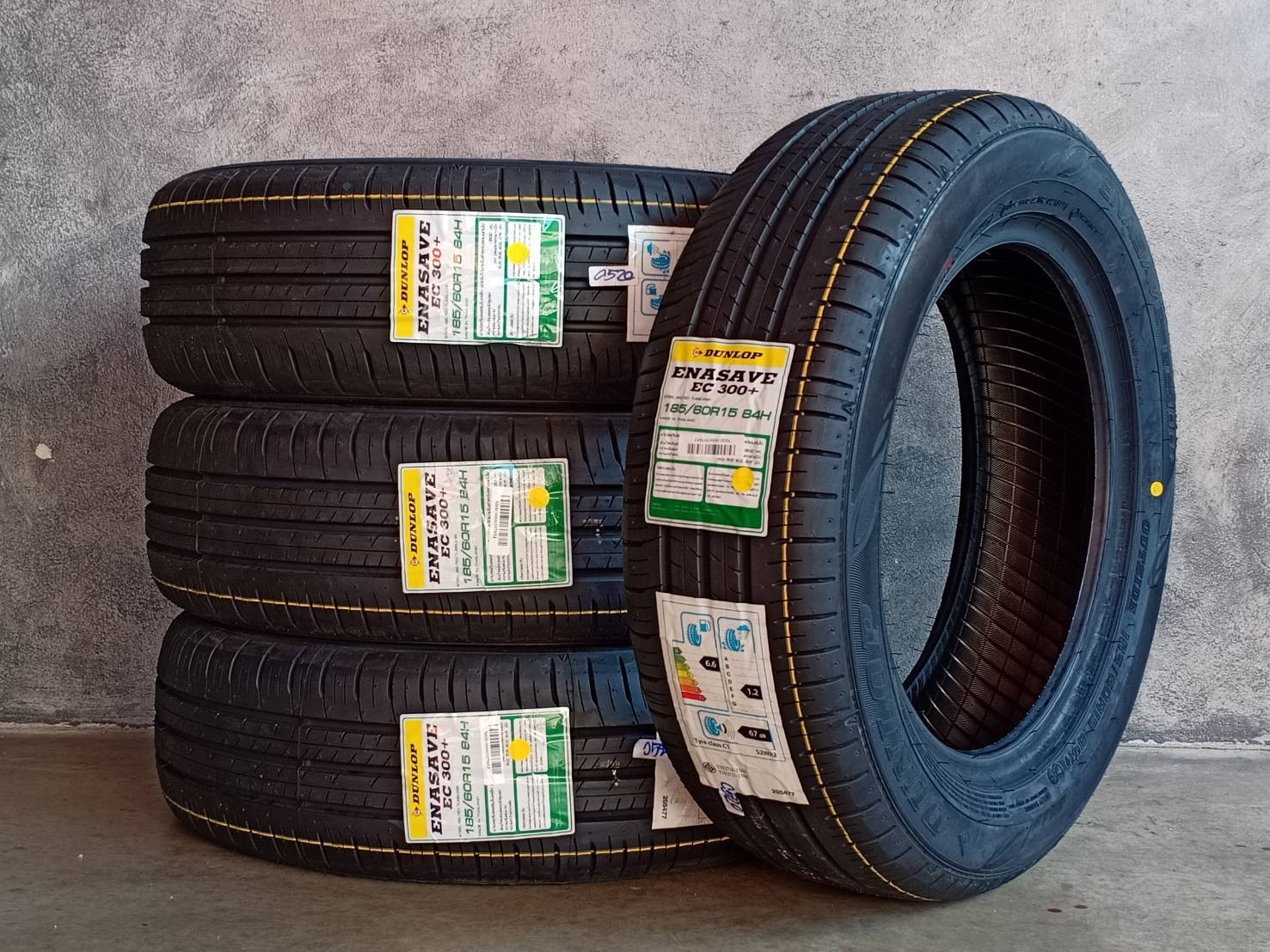 DUNLOP 185/60R15 ENASAVE EC 300+ 84H MADE IN THAILAND