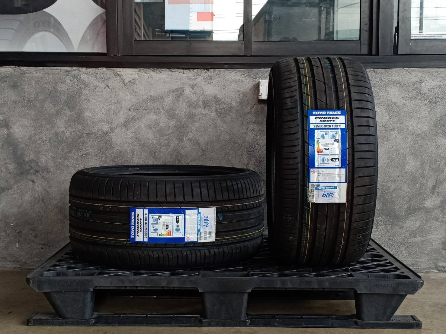 TOYO 285/35ZR20 PROXES SPORT 100Y MADE IN JAPAN
