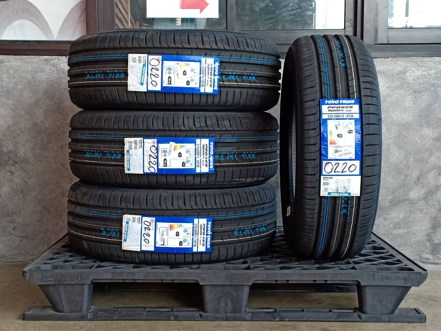 TOYO 235/60R18 PROXES SPORT SUV 107W MADE IN JAPAN