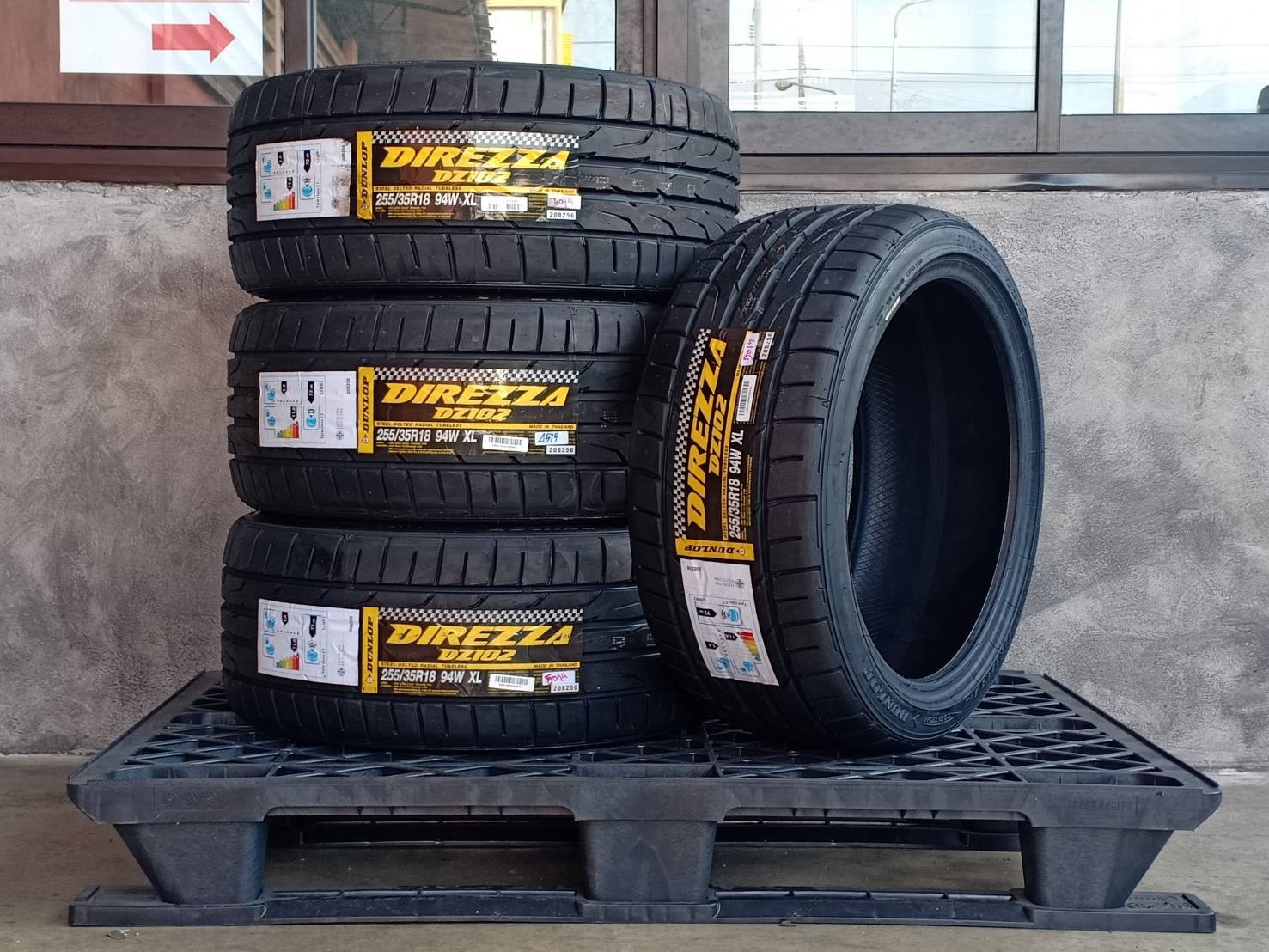 DUNLOP 255/35R18 DIREZZA DZ102 94W XL MADE IN THAILAND