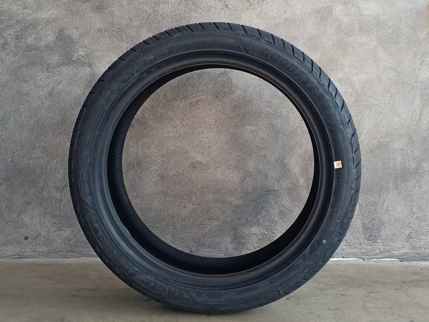 GOODYEAR ASYM3 RFT 245/40-19 ปี19 ราคาพิเศษ