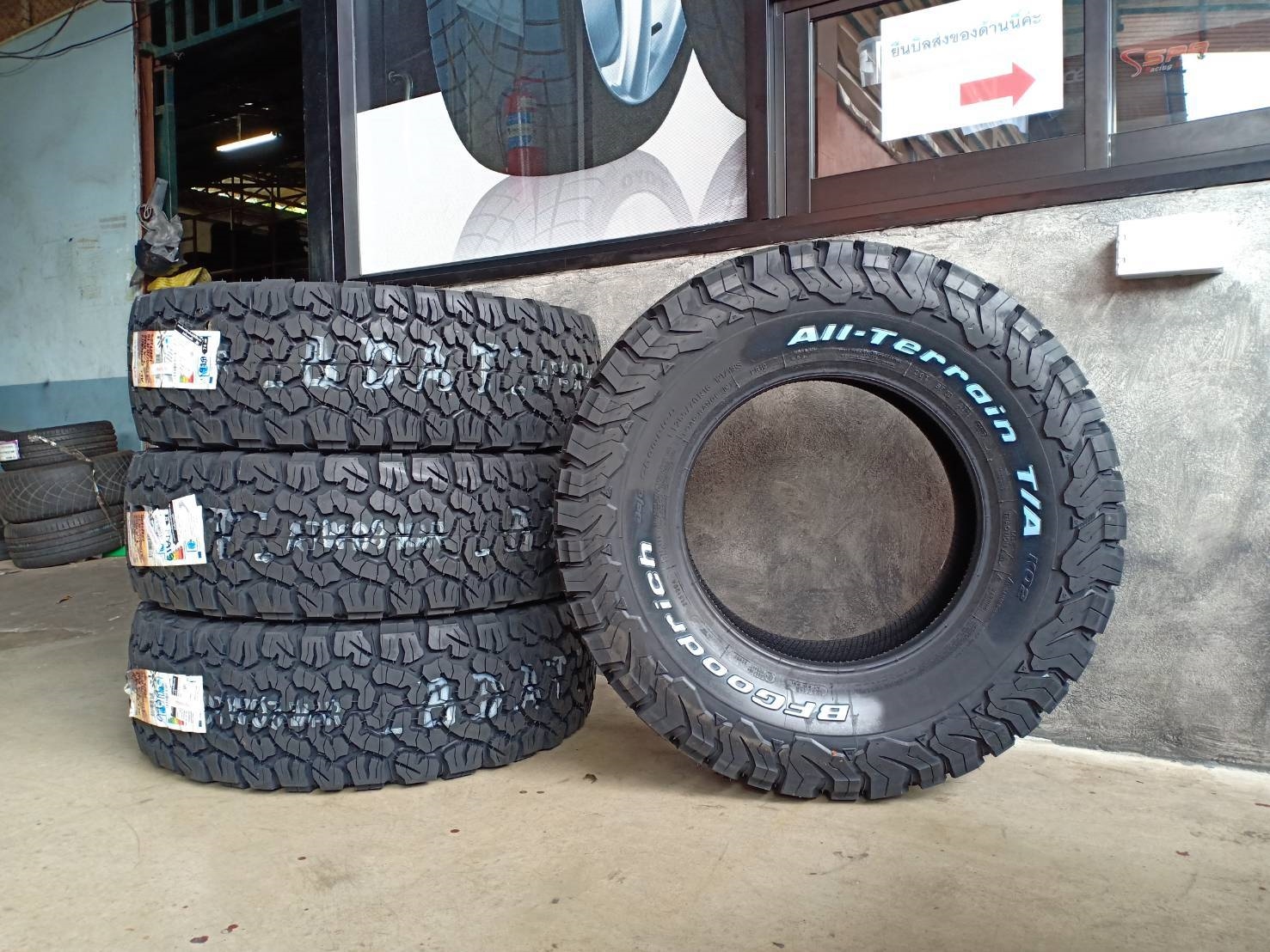 BF GOODRICH KO2 265/70-16 ปี19 USA