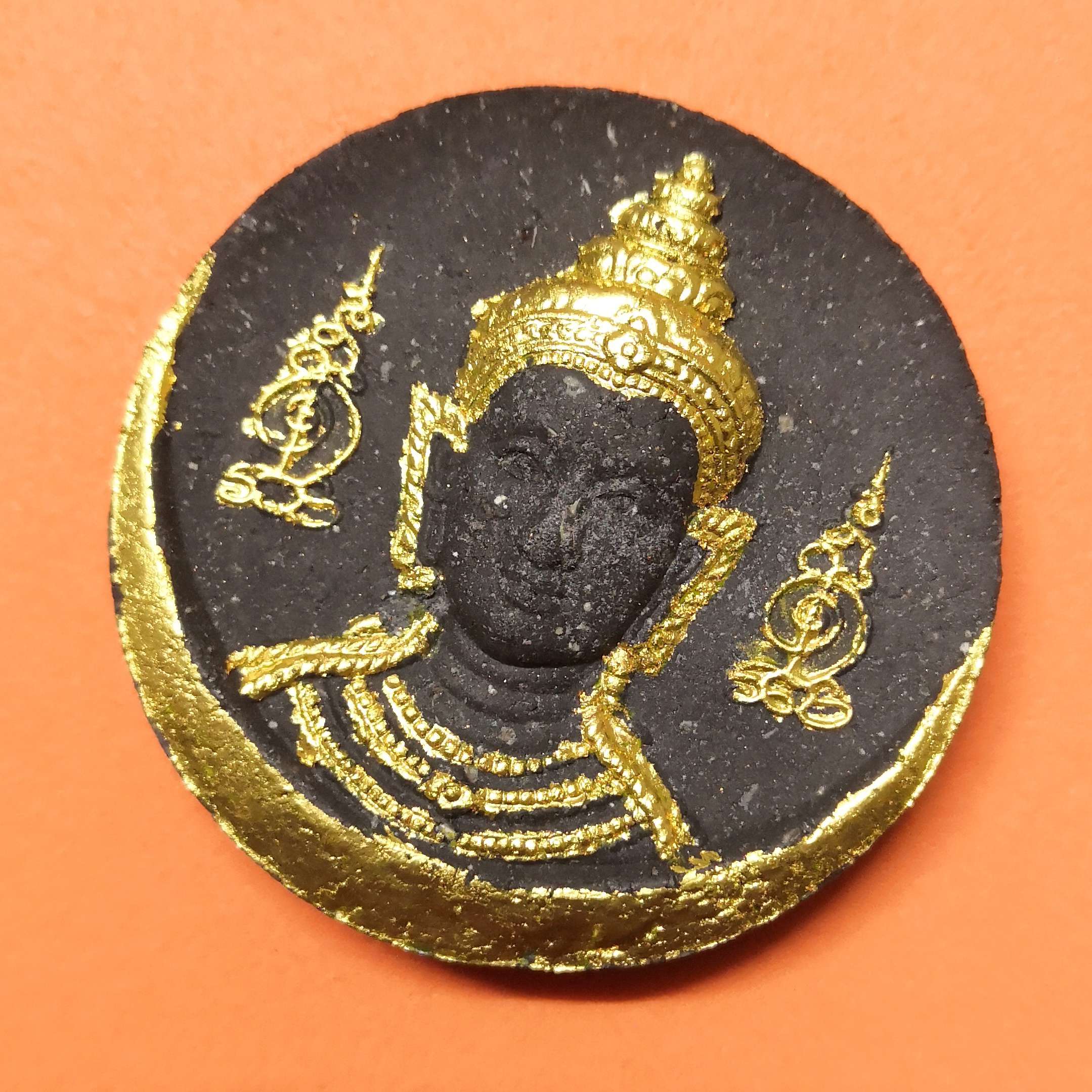เหรียญ จตุคาม รามเทพ รุ่น โคตรรวย วัดโคกโพธิ์สถิตย์ จ.นครศรีธรรมราช ปี 2550 เนื้อว่านดำปิดทอง ขนาด 3.9 เซน พร้อมกล่องเดิม