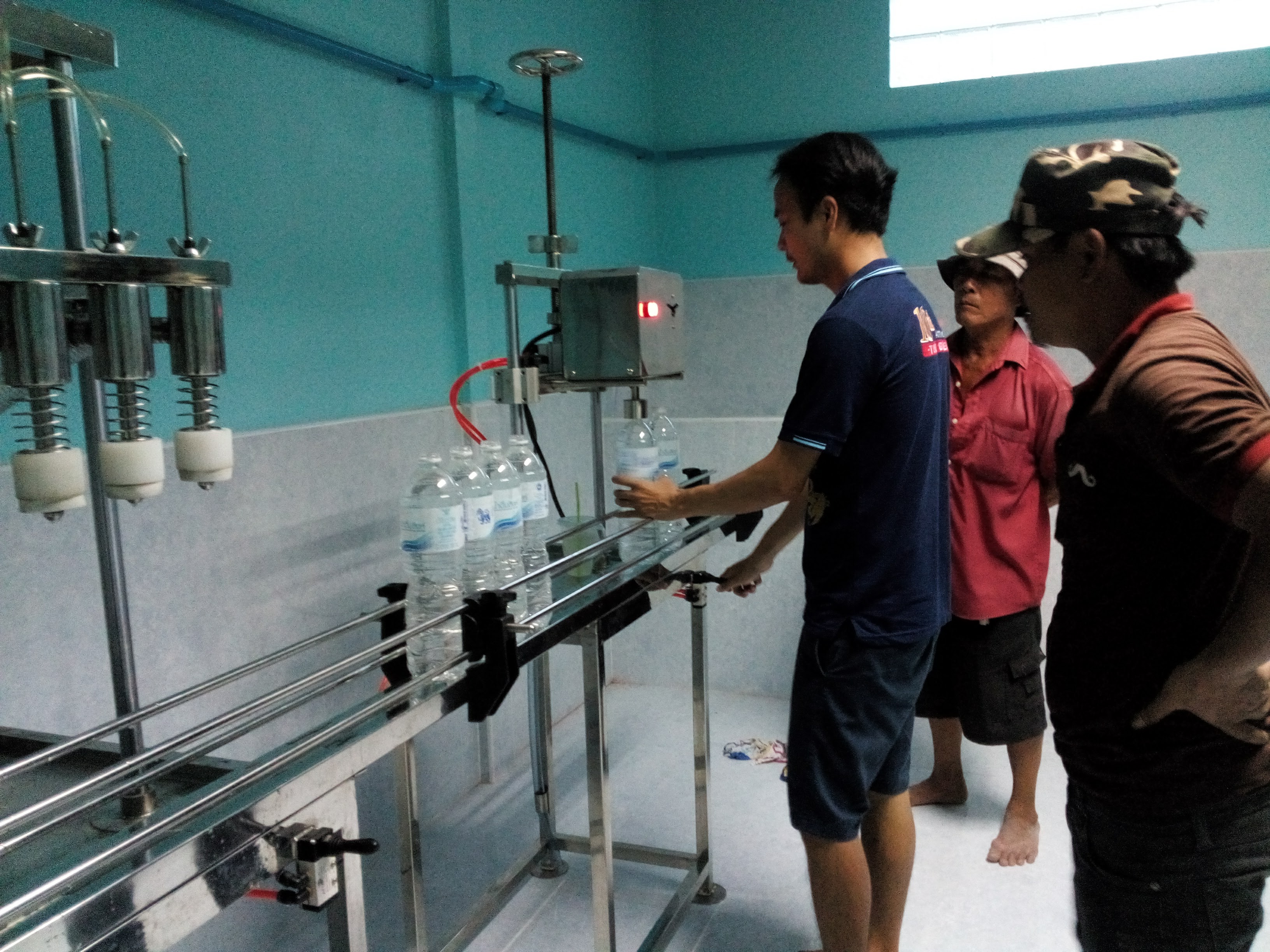 เครื่องบรรจุน้้ำ6หัว