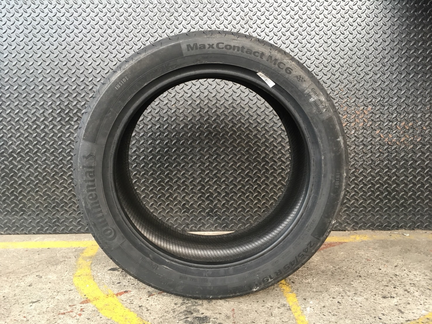 CONTINENTAL CONTACT MC6 245-45-19 เส้น 7500 ปกติ 10000