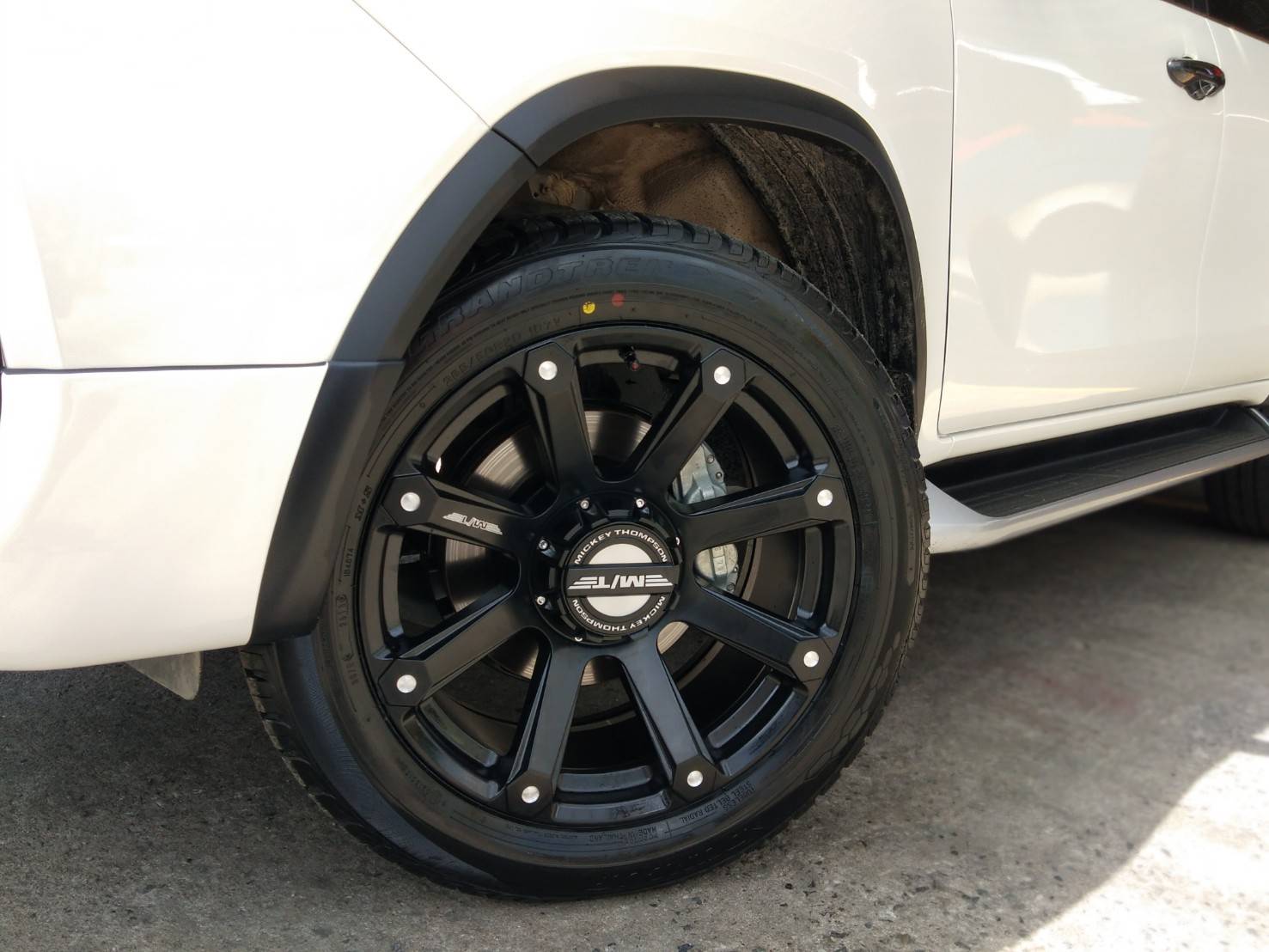 ล้อแท้ MICKEY THOMPSON ROUSH ขอบ20