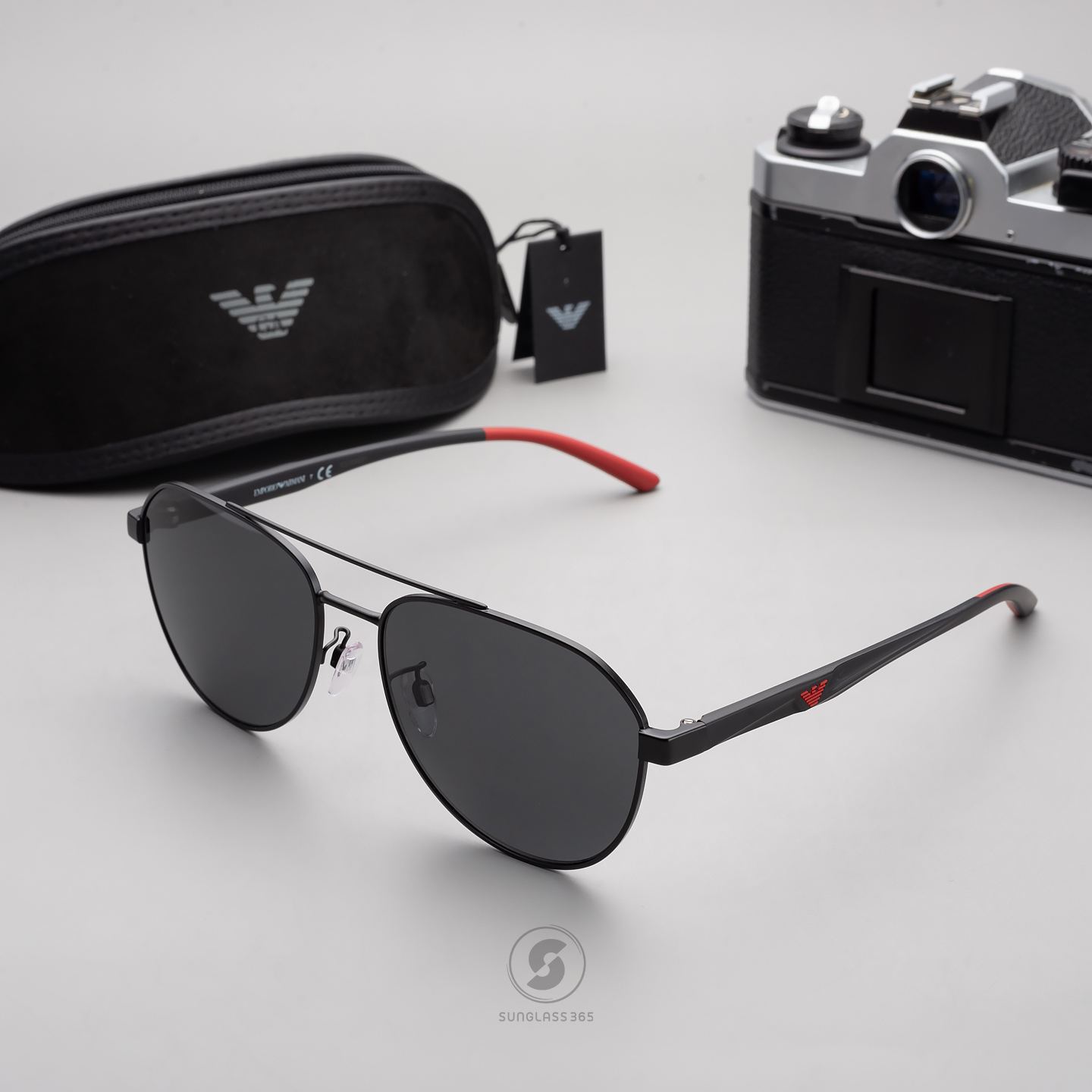 แว่นกันแดด Emporio Armani EA2129D 300187