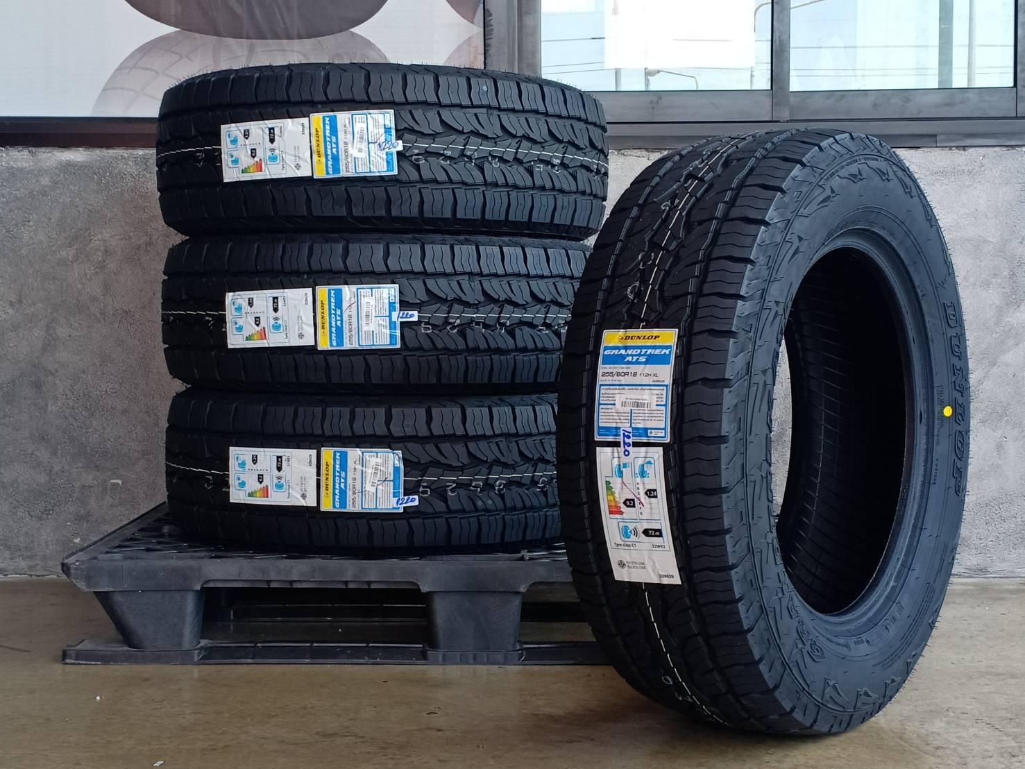 DUNLOP 255/60R18 GRANDTREK AT5 112H XL MADE IN THAILAND
