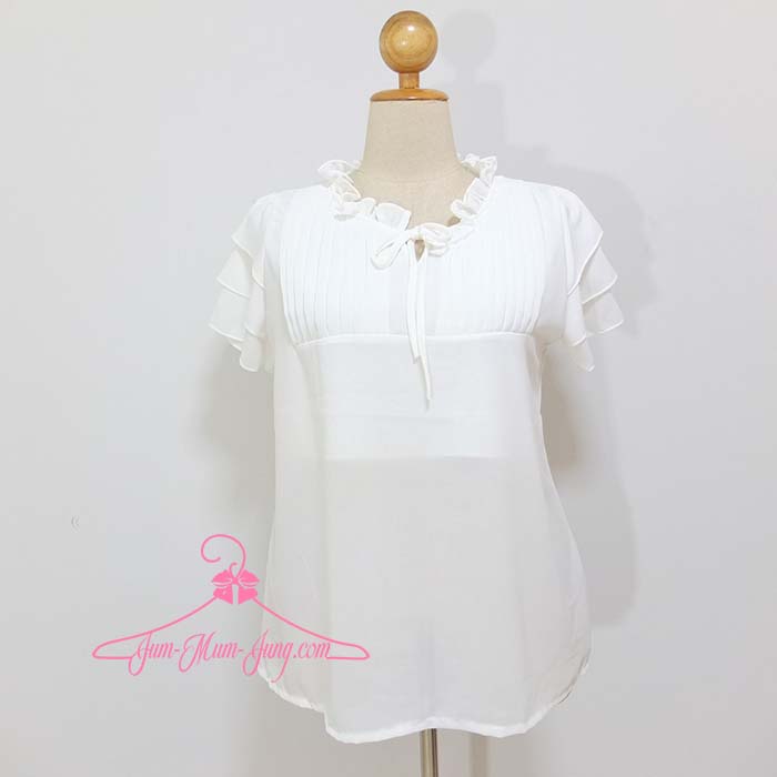 *อกฟรีไซส์44-46นิ้ว*เสื้อคนอ้วนผ้าชีฟองสีขาวคอระบายผูกโบว์ตีเกล็ดหน้าอกแขนระบายชั้นๆ สวยหวานน่ารักมากๆค่ะ