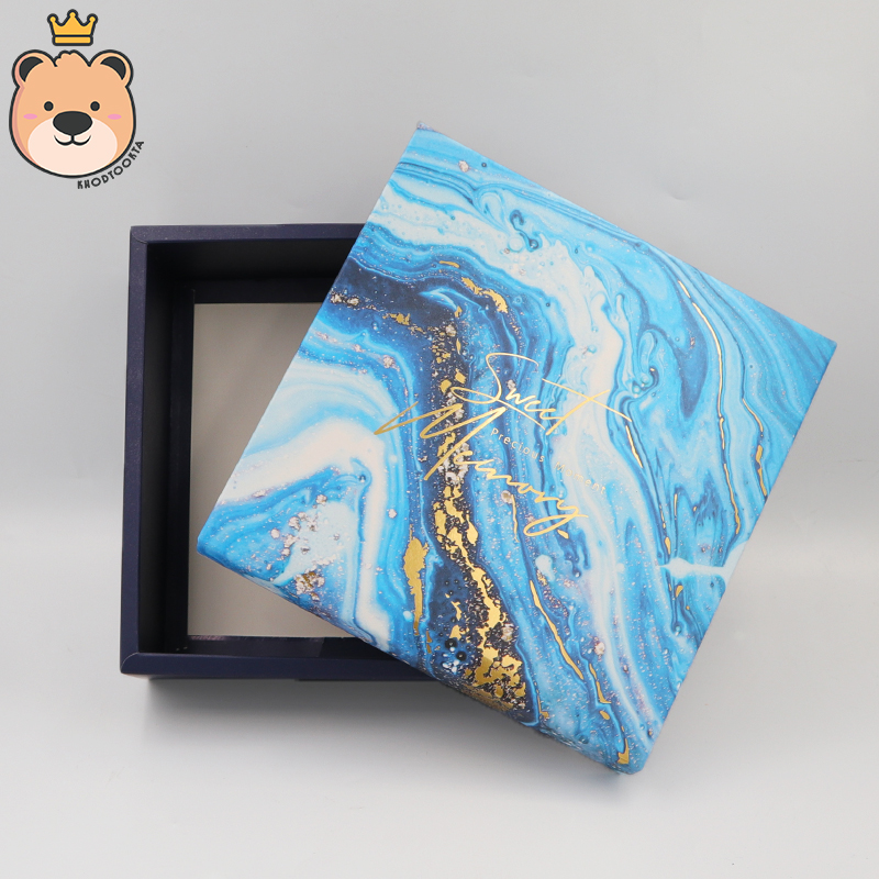 กล่องของขวัญ Gift box ประกอบให้พร้อมส่ง กล่องเปิดฝา กล่องของขวัญชำร่วย มี 4 ลายให้เลือก (แพ็คกล่องส่ง)