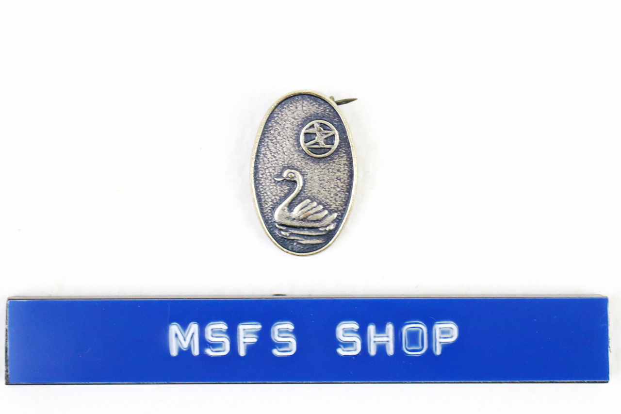 [มือสอง] เข็มกลัดโลหะ Vintage Enamel Pin จากญี่ปุ่น ขนาดเล็ก แบบที่ 9 - หงษ์ลอยน้ำ - โกดังญี่ปุ่น