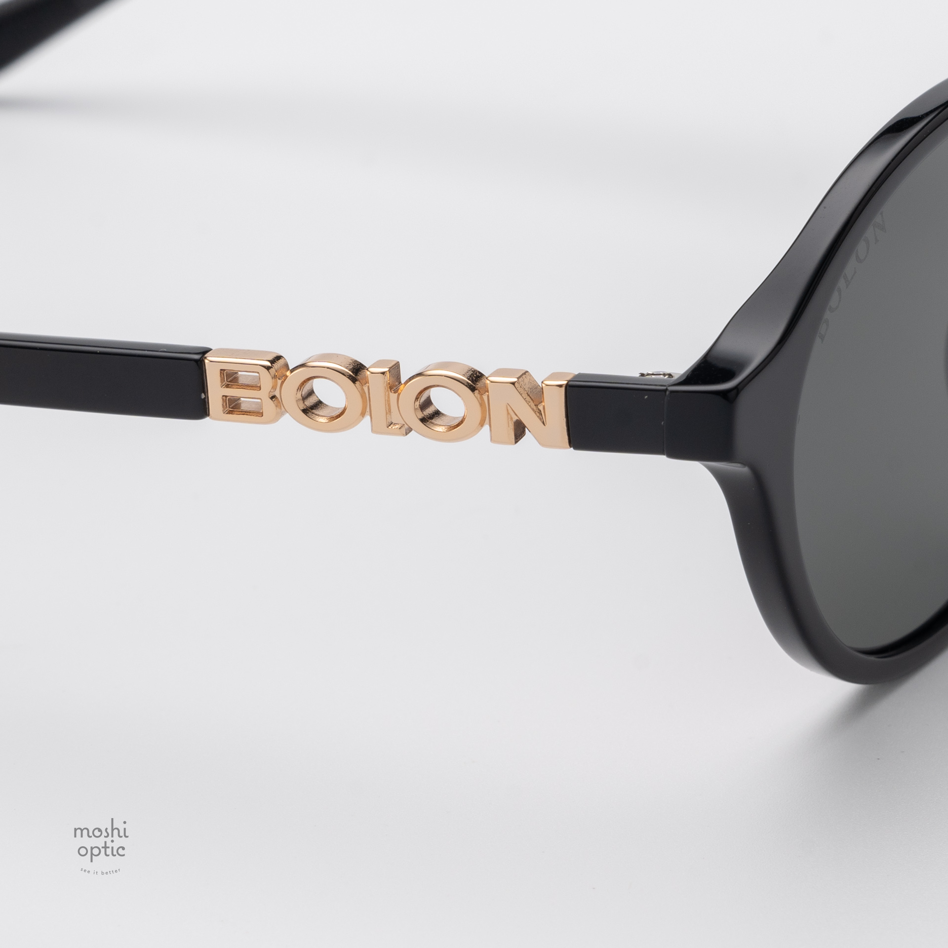 แว่นกันแดด BOLON รุ่น BL3216 Jakarta C10 Shiny Black