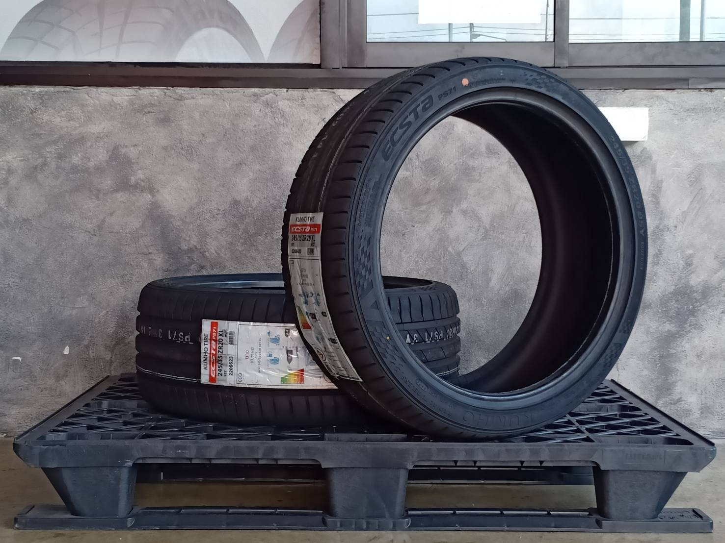 KUMHO 245/35ZR20 ECSTA PS71 95Y MADE IN KOREA