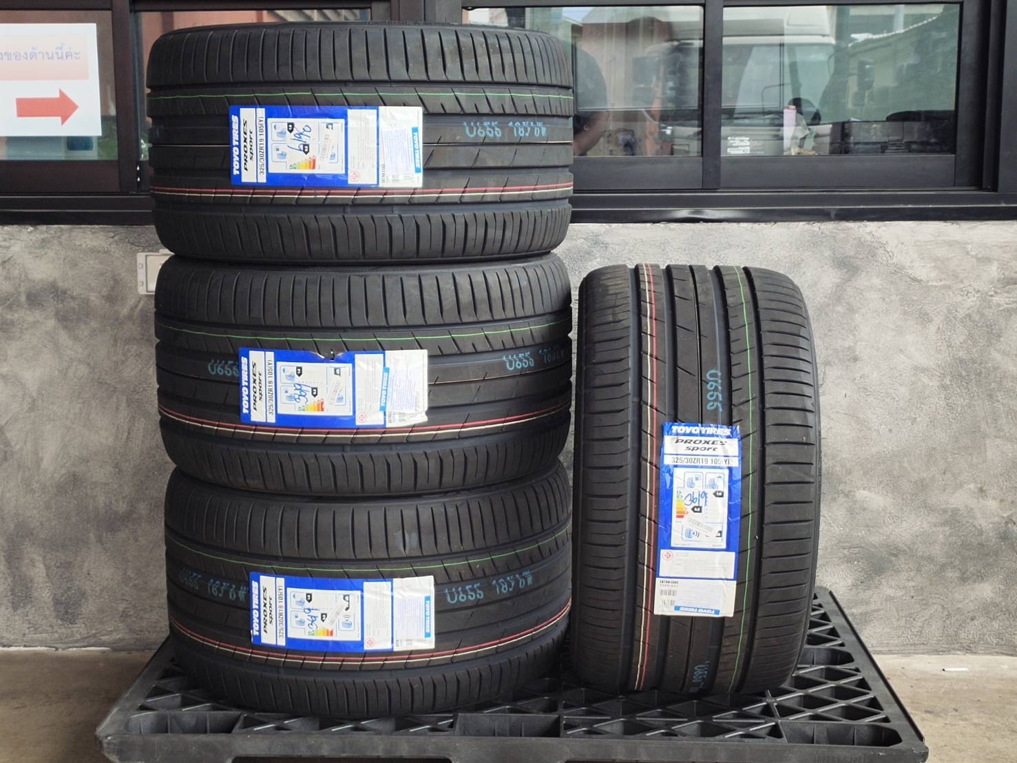 TOYO PROXES SPORT 325/30ZR19