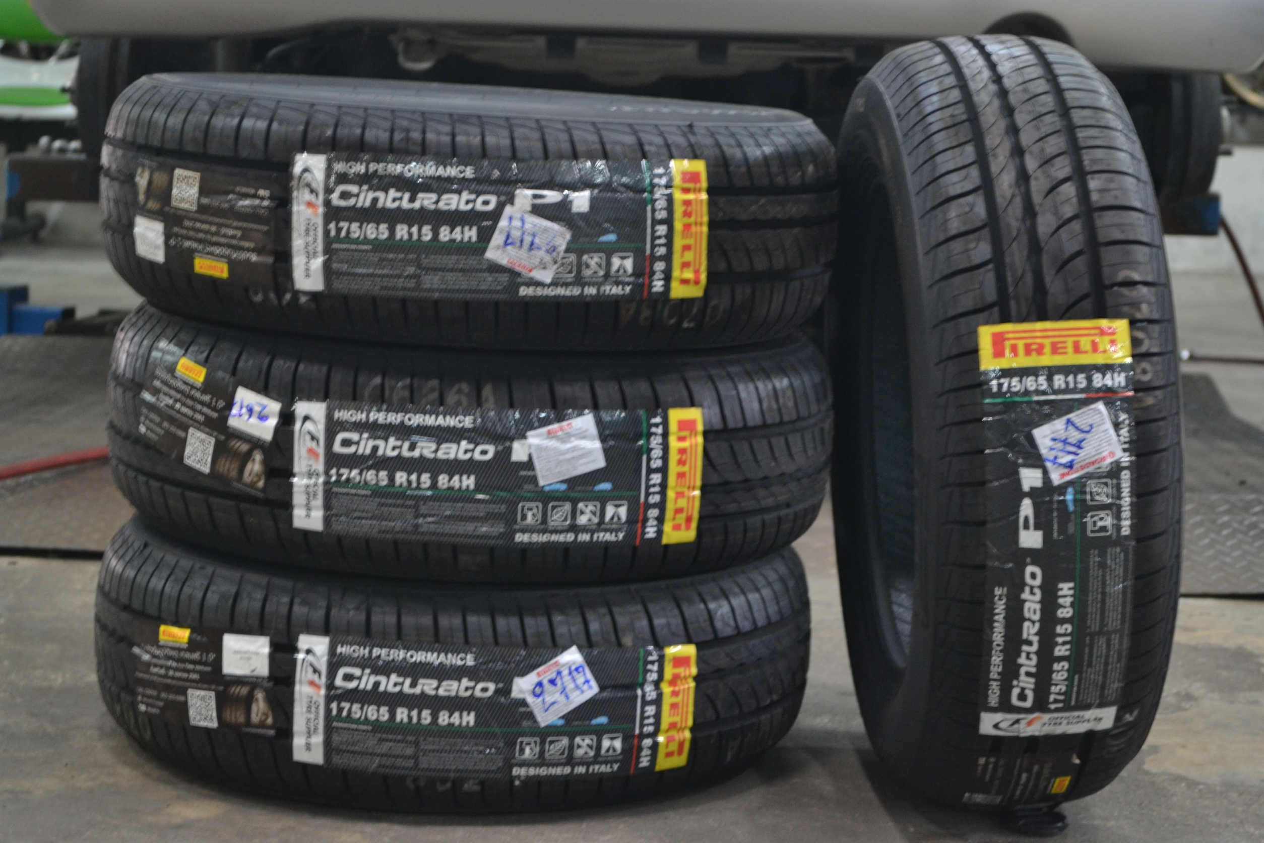 PIRELLI P1 175/65-15 ซื้อ2แถม2 ใส่ MARCH
