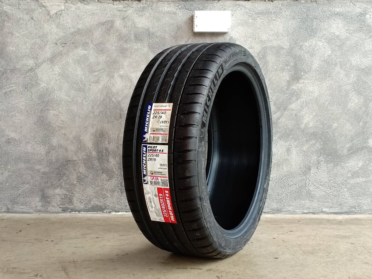 MICHELIN PILOTSPORT4S 255/35-19 ปี19