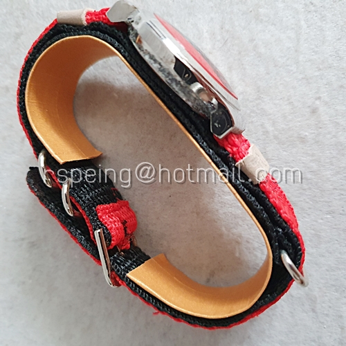 นาฬิกาข้อมือ TCL พร่อมกล่องสีแดง